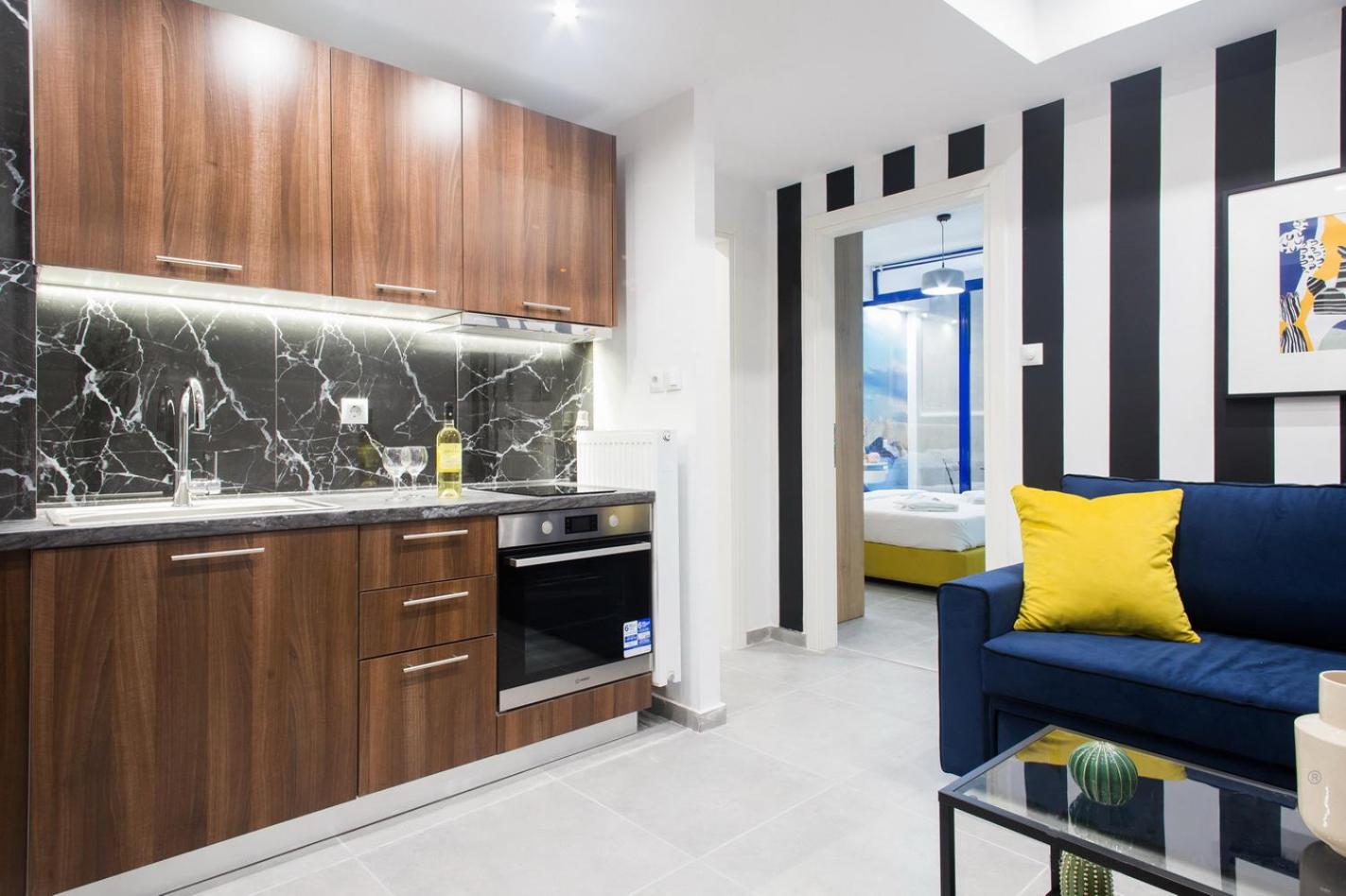 LOMVARDOU-Stylish Flat next to Ampelokipi Metro St