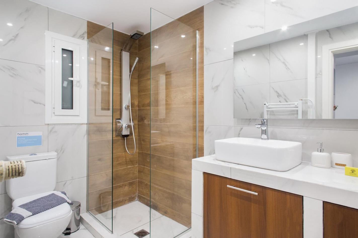 LOMVARDOU-Stylish Flat next to Ampelokipi Metro St