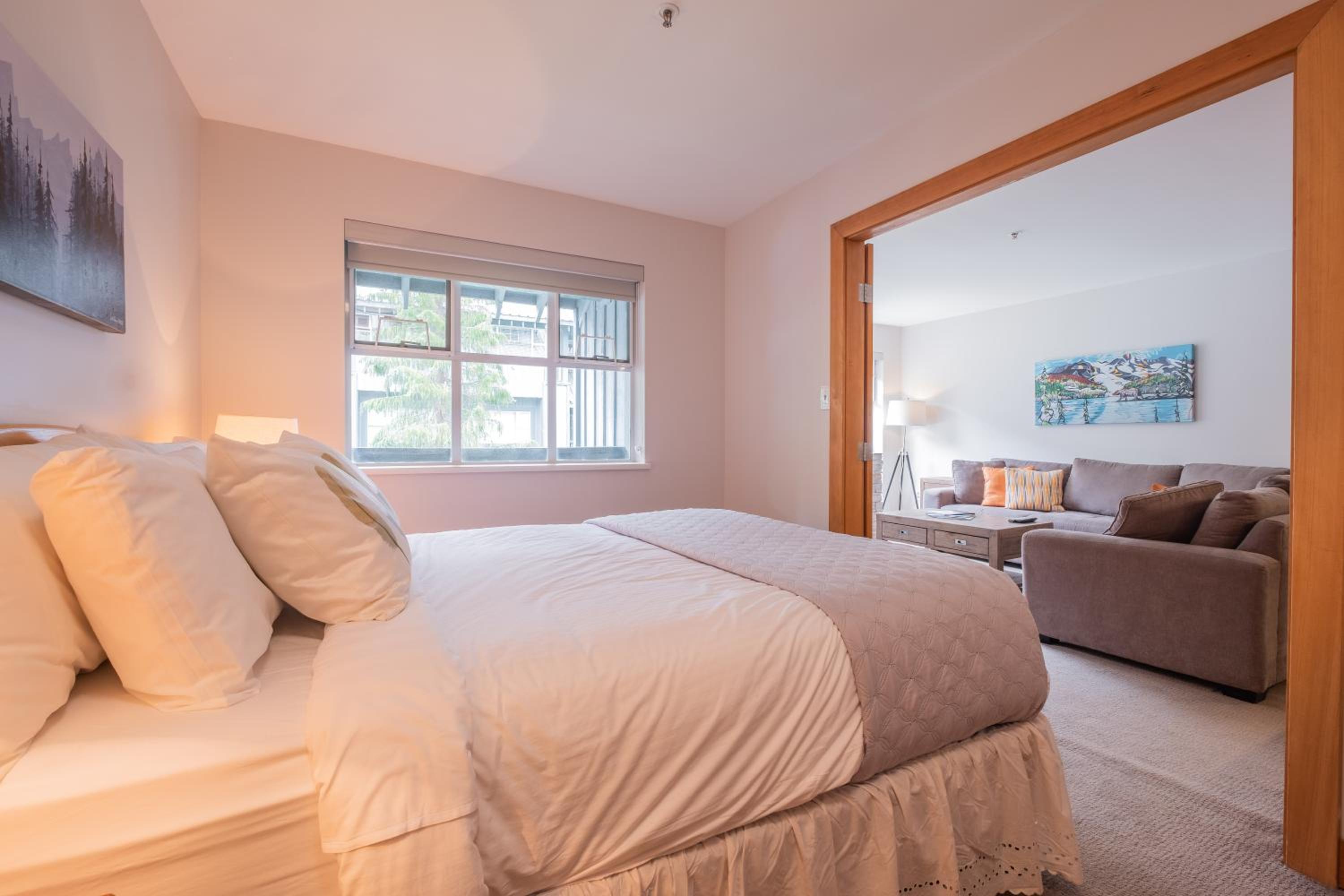 Glaciers Lodge by Outpost Whistler - Image 4