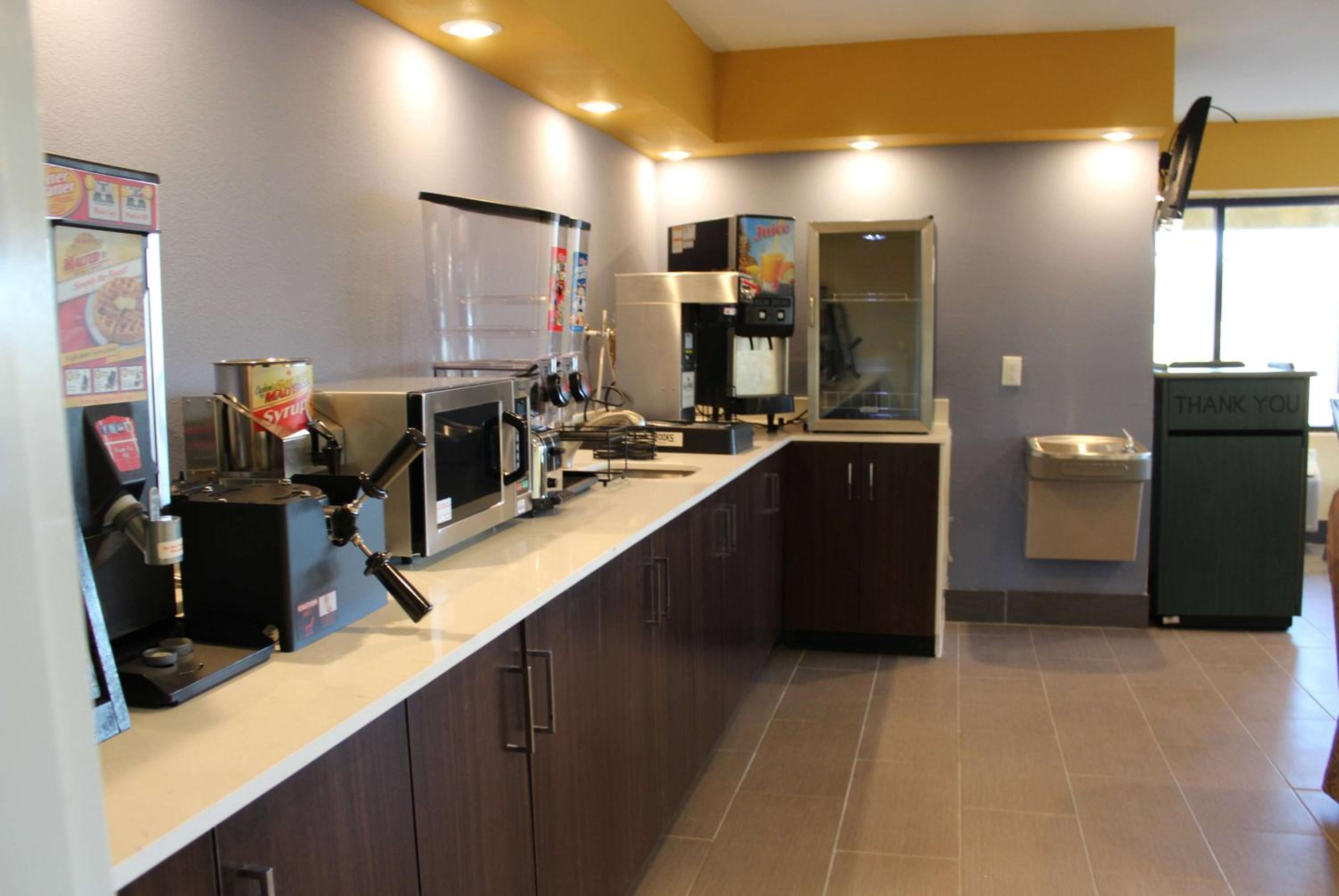 Travelodge by Wyndham Unadilla - Perry Near I-75