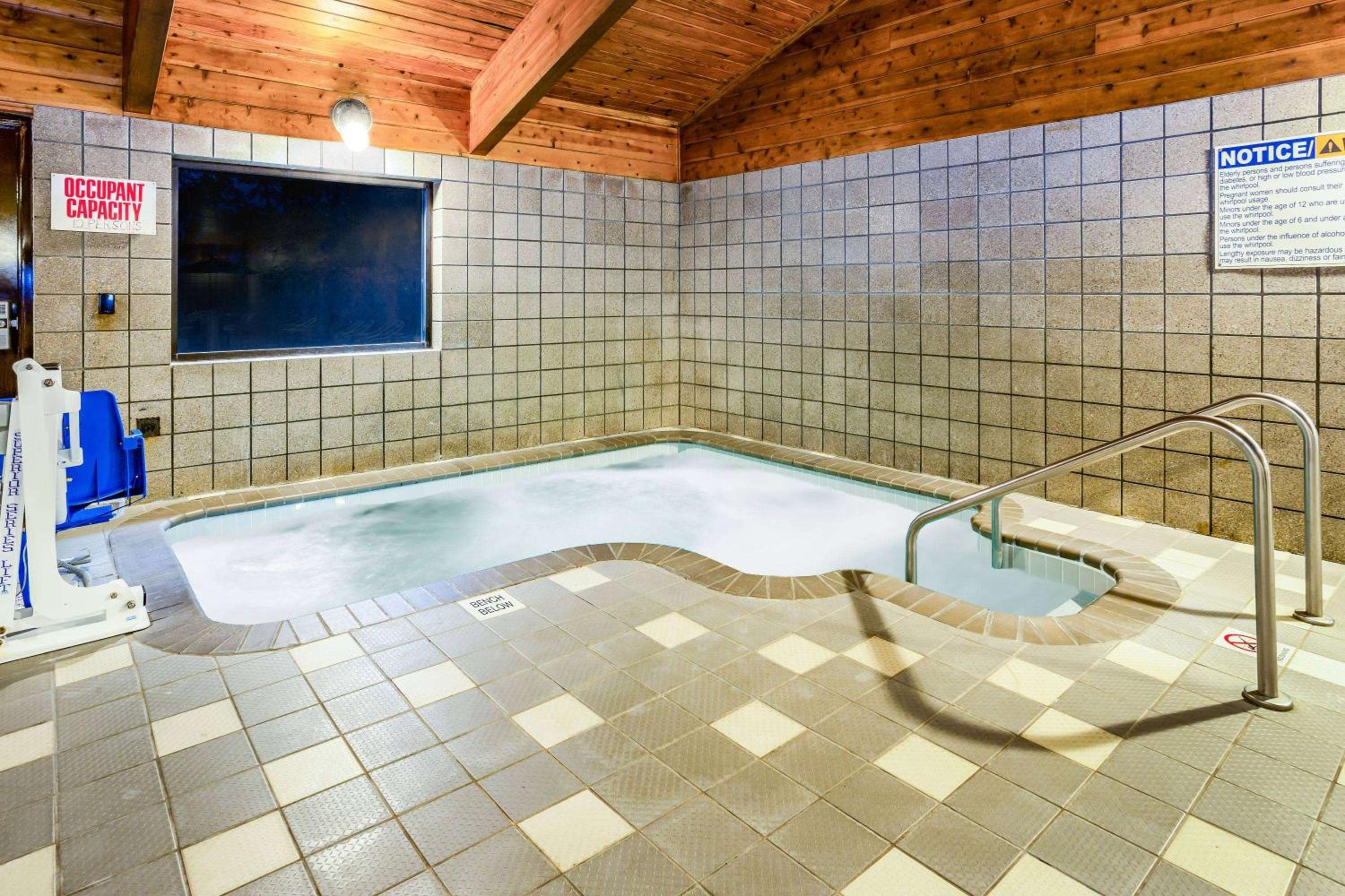 AmericInn by Wyndham Menomonie