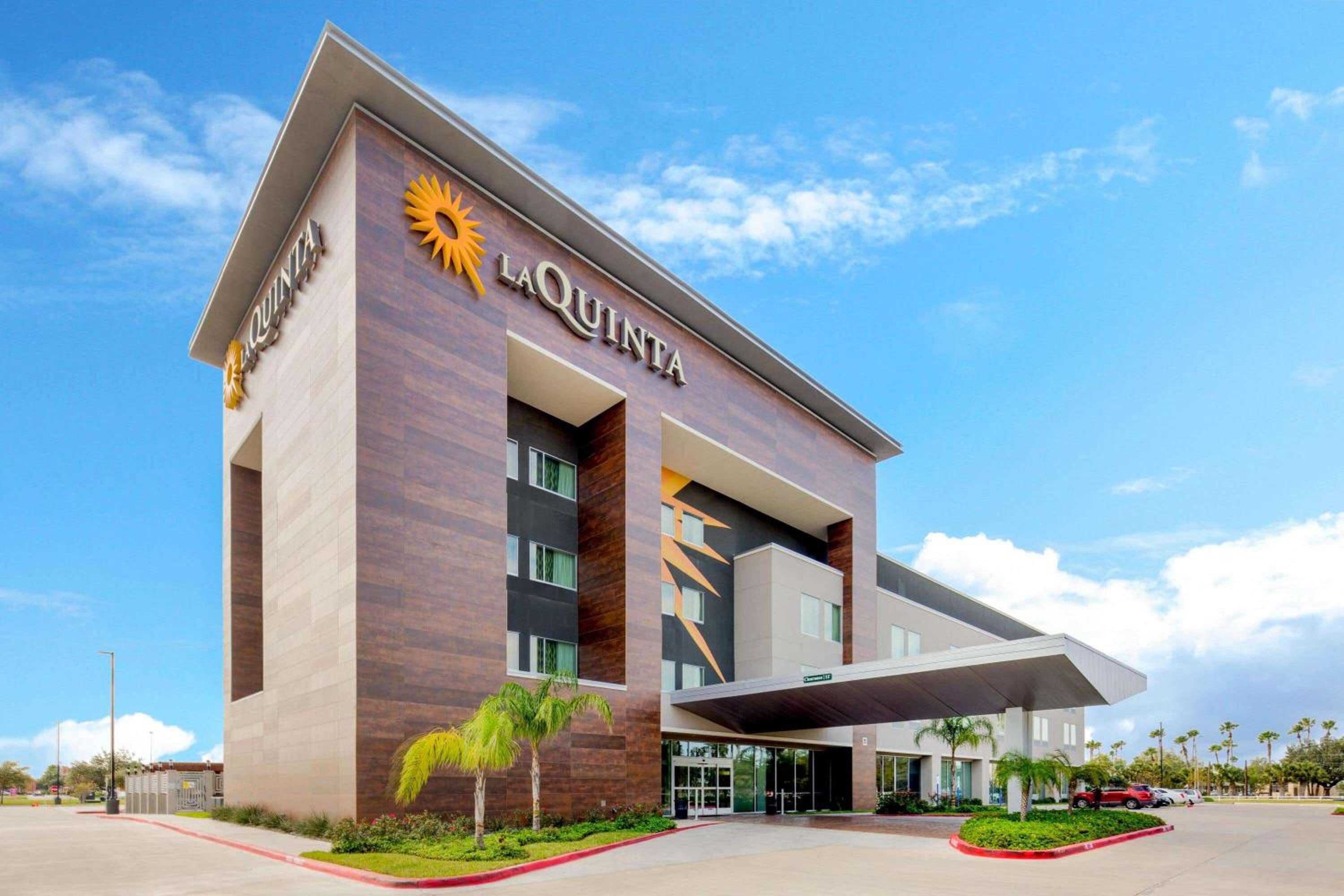 Hotel La Quinta by Wyndham McAllen Convention Center - Image 1