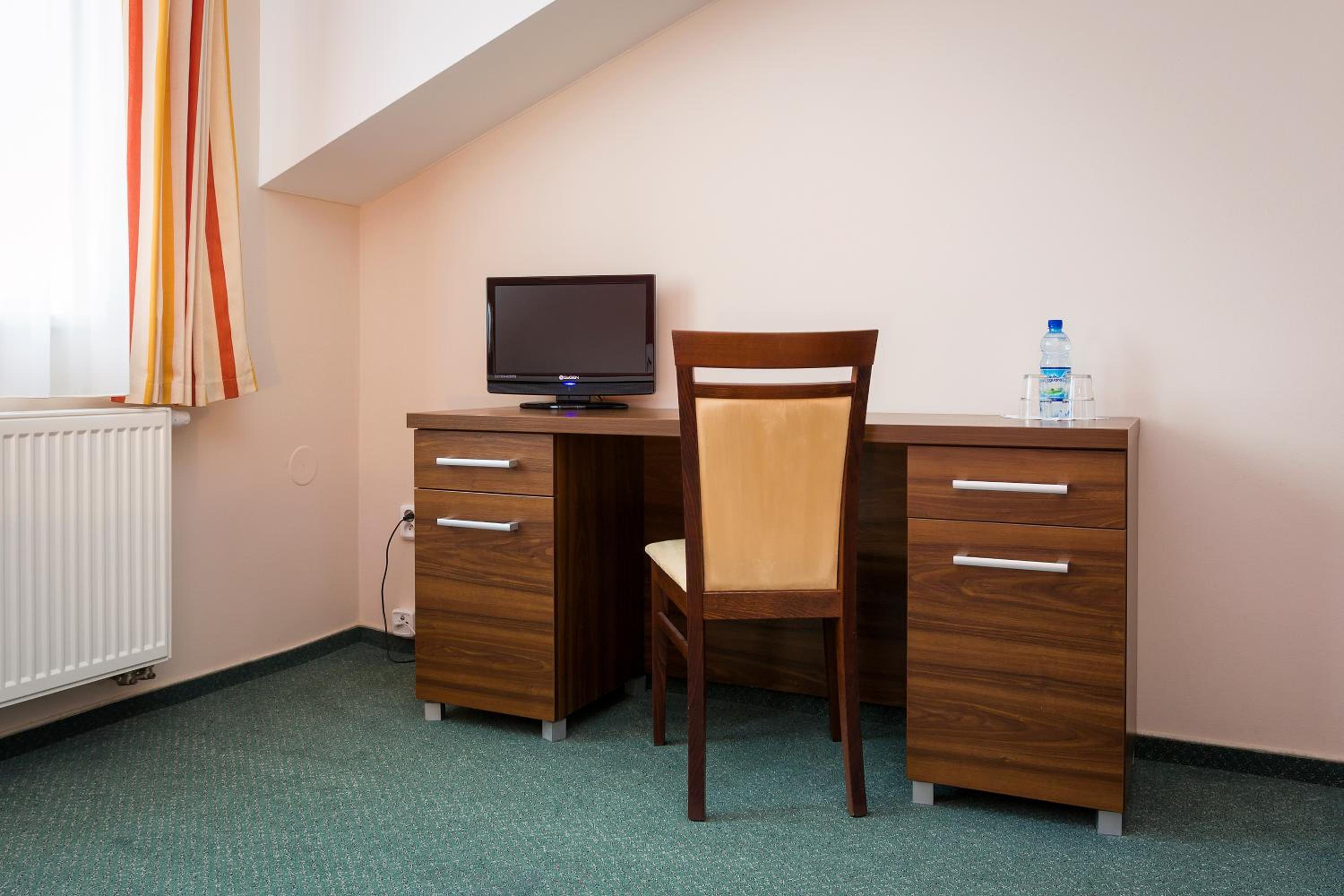 No 28 Rooms & Apartments