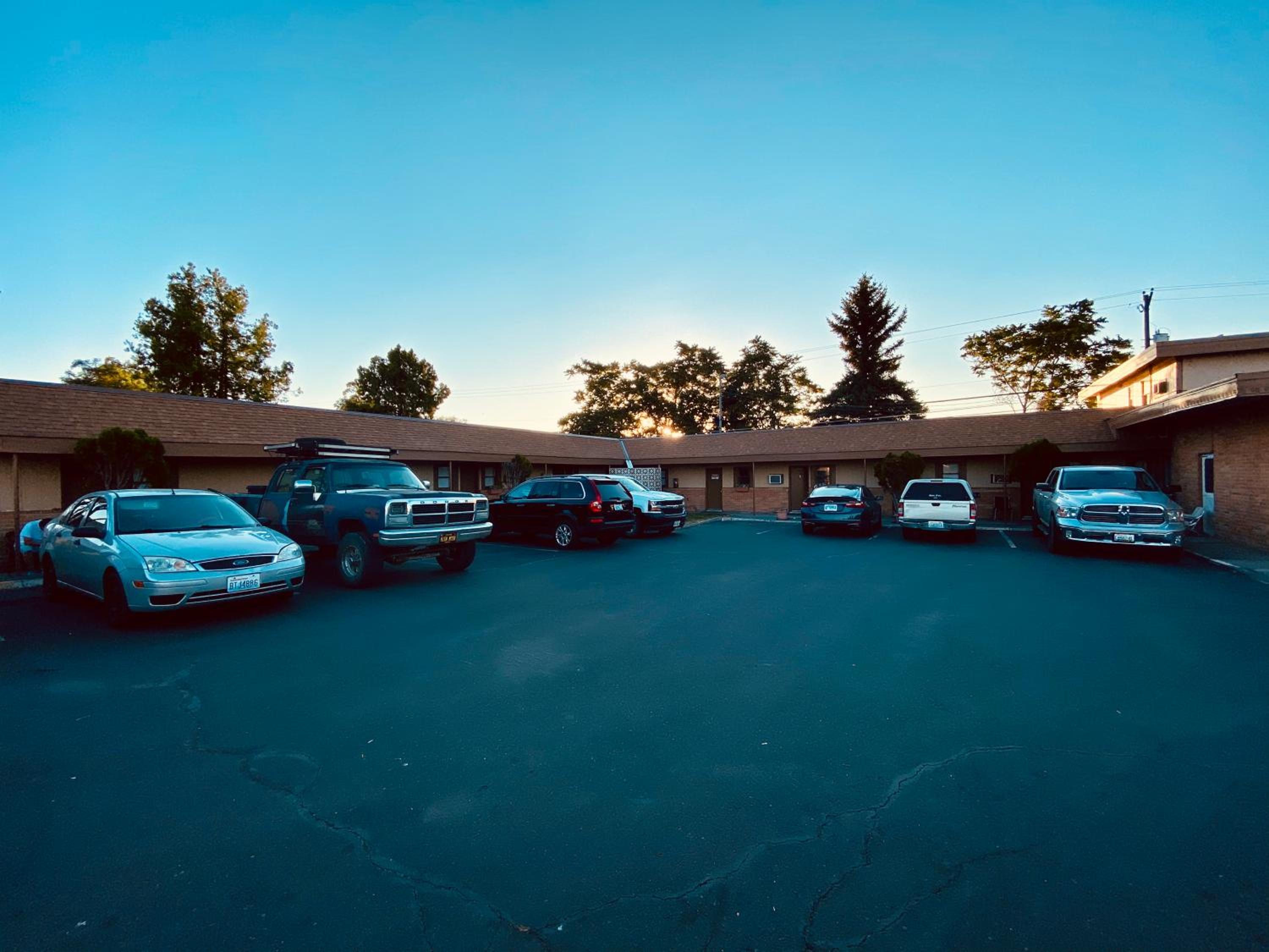 Lakeside Motel