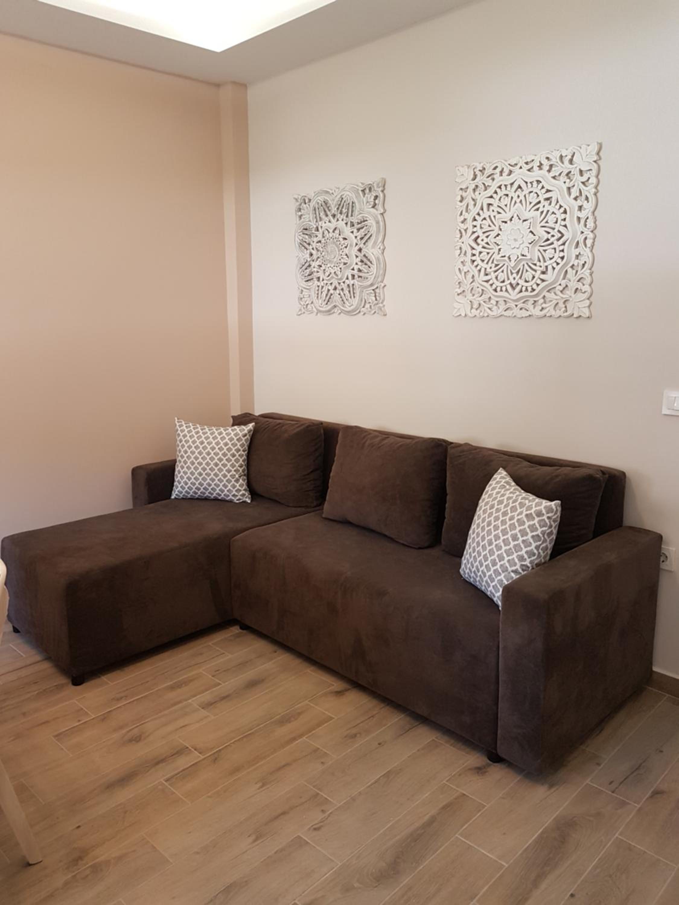 Marathon Studios & Apartments