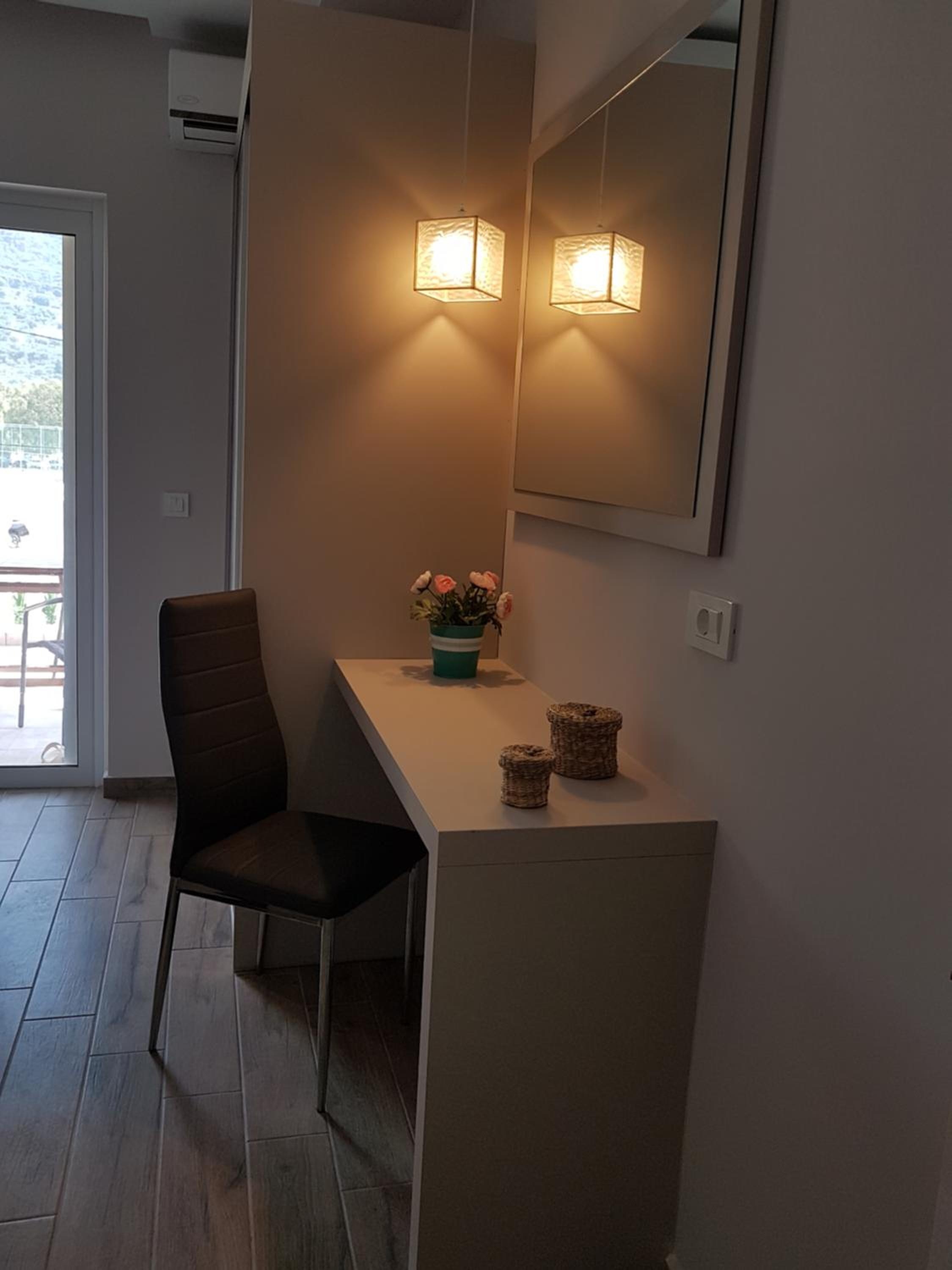 Marathon Studios & Apartments