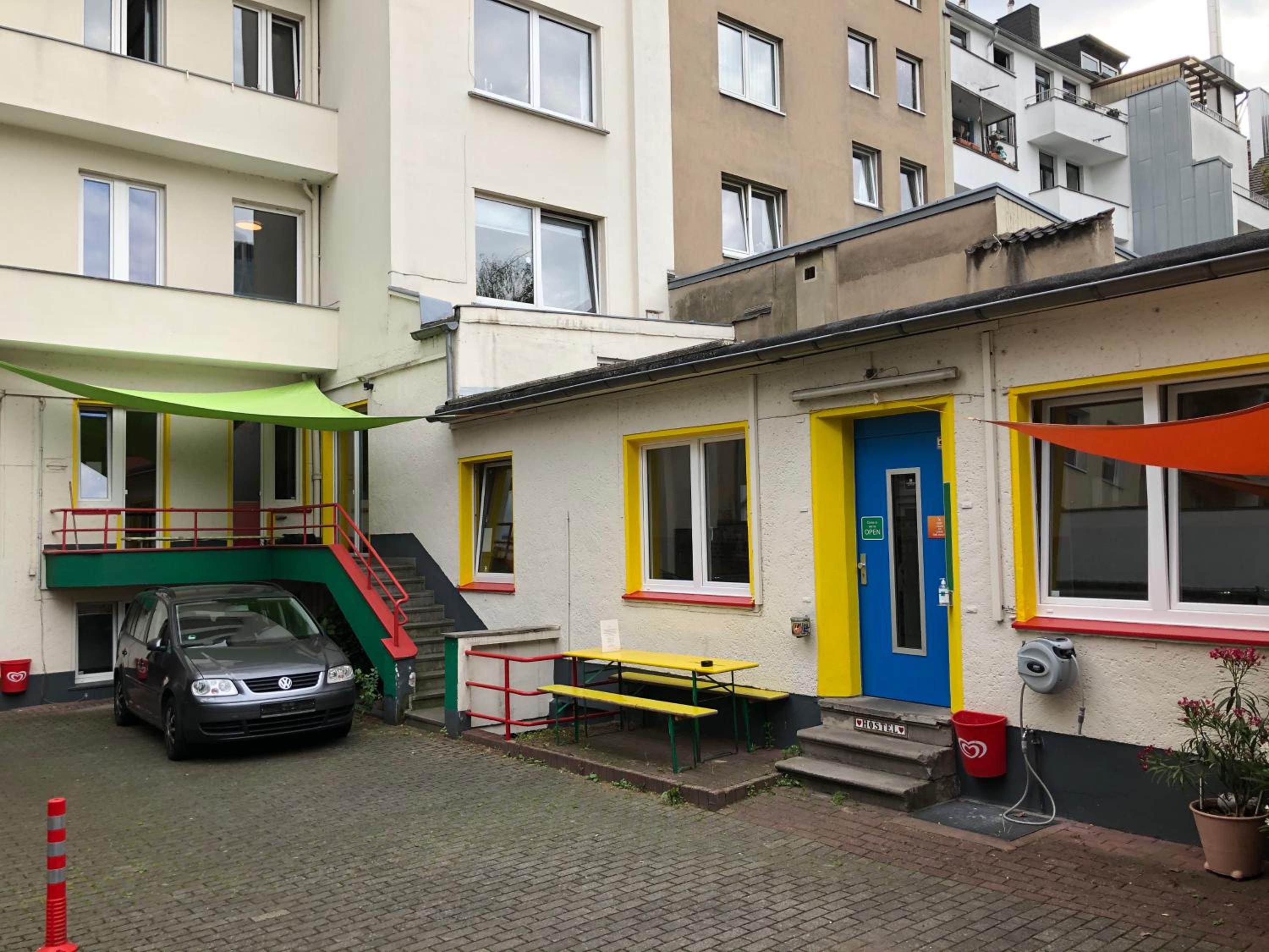 Backpackers Düsseldorf - SELF CHECK-IN