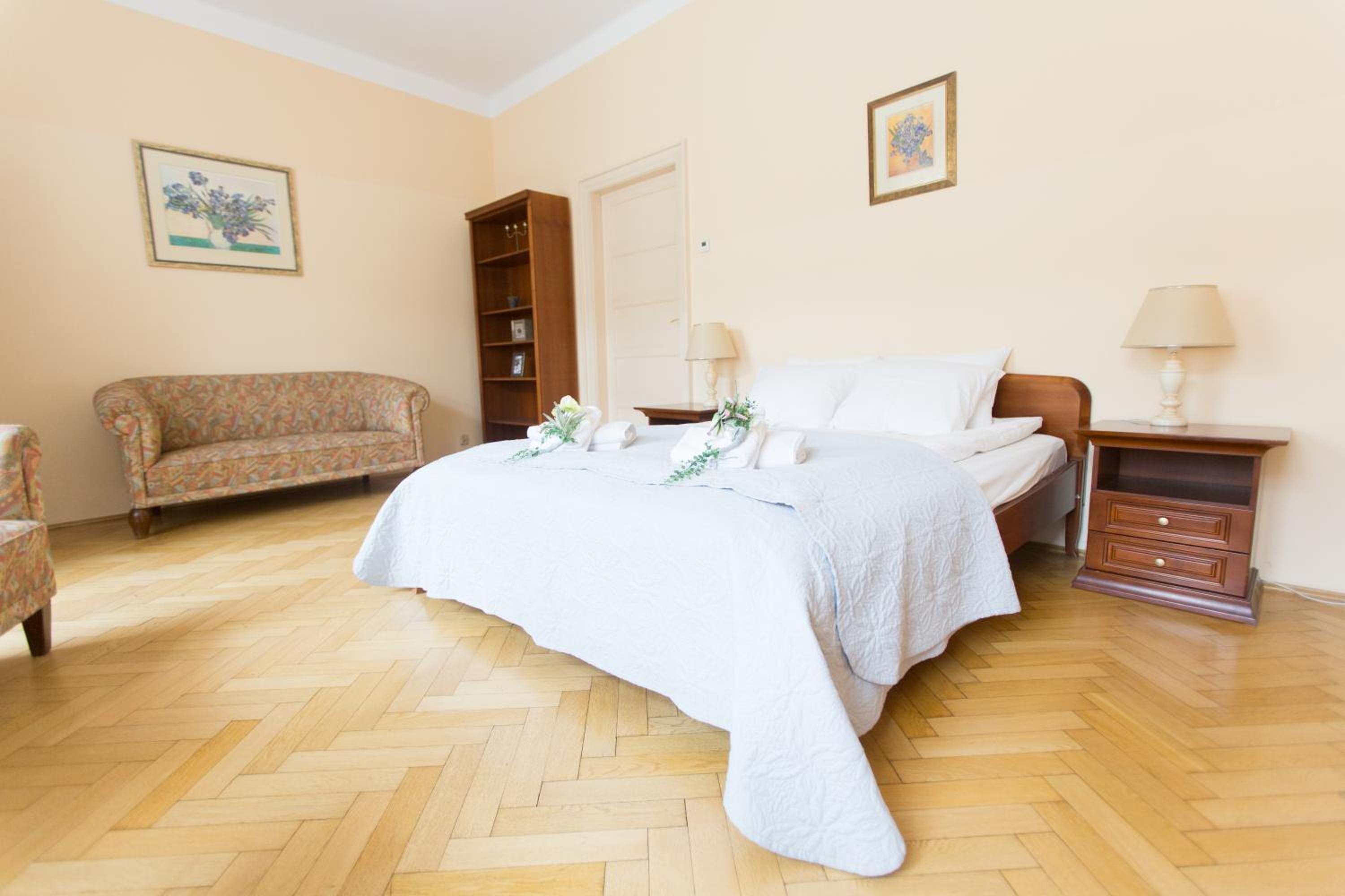 Apartments Roman