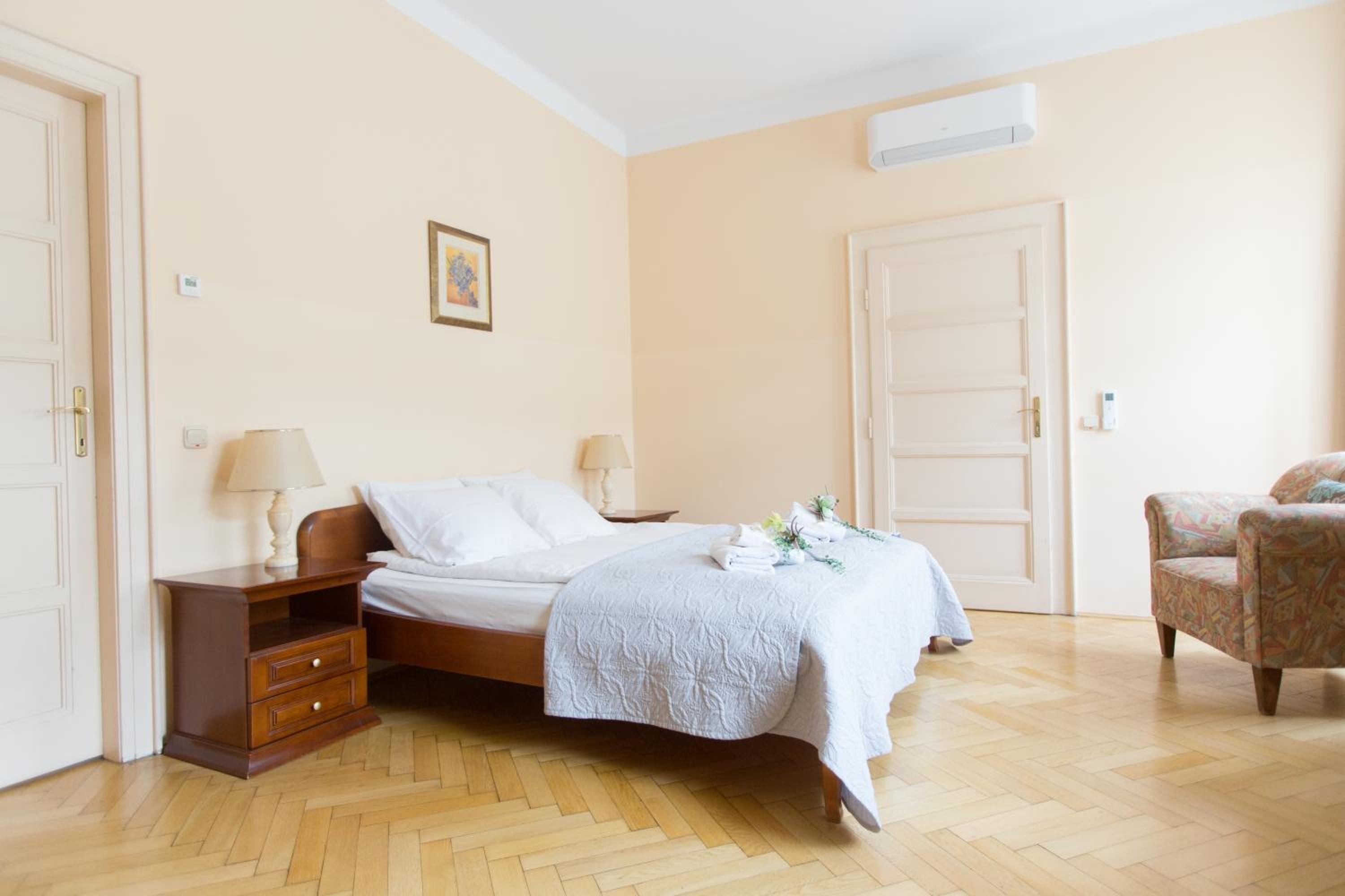 Apartments Roman