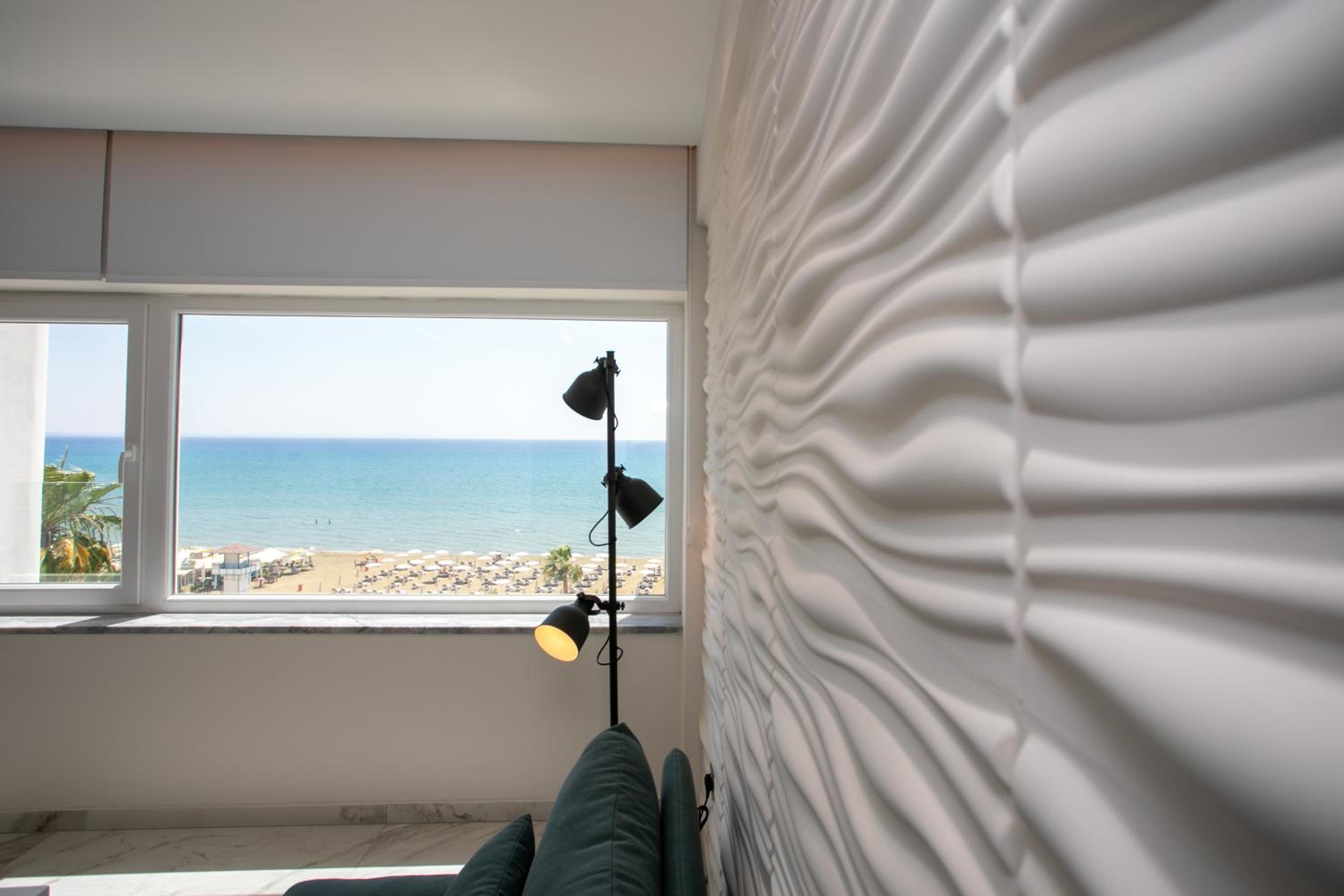 Les Palmiers Sunorama Beach Apartments