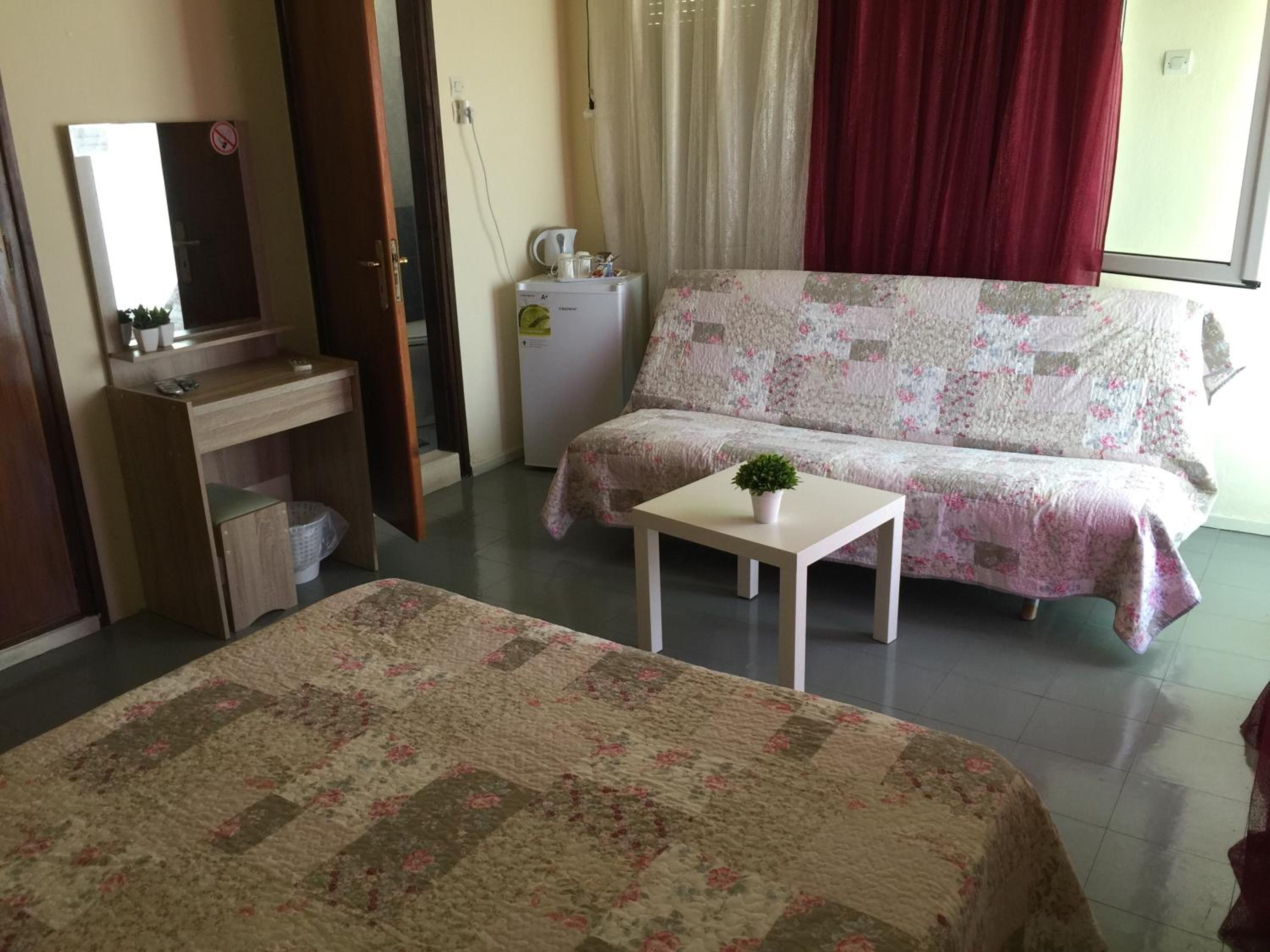 Platanos Rooms
