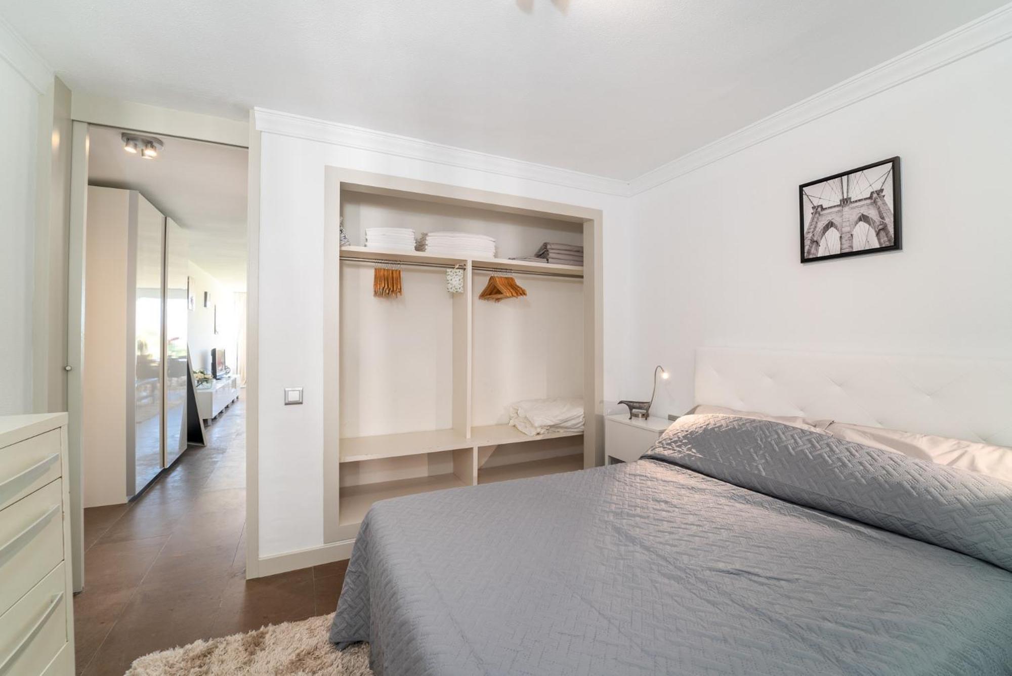 Azahara I, 25A small cozy apartment with great views located in the popular area of Nueva Andalucia view 2