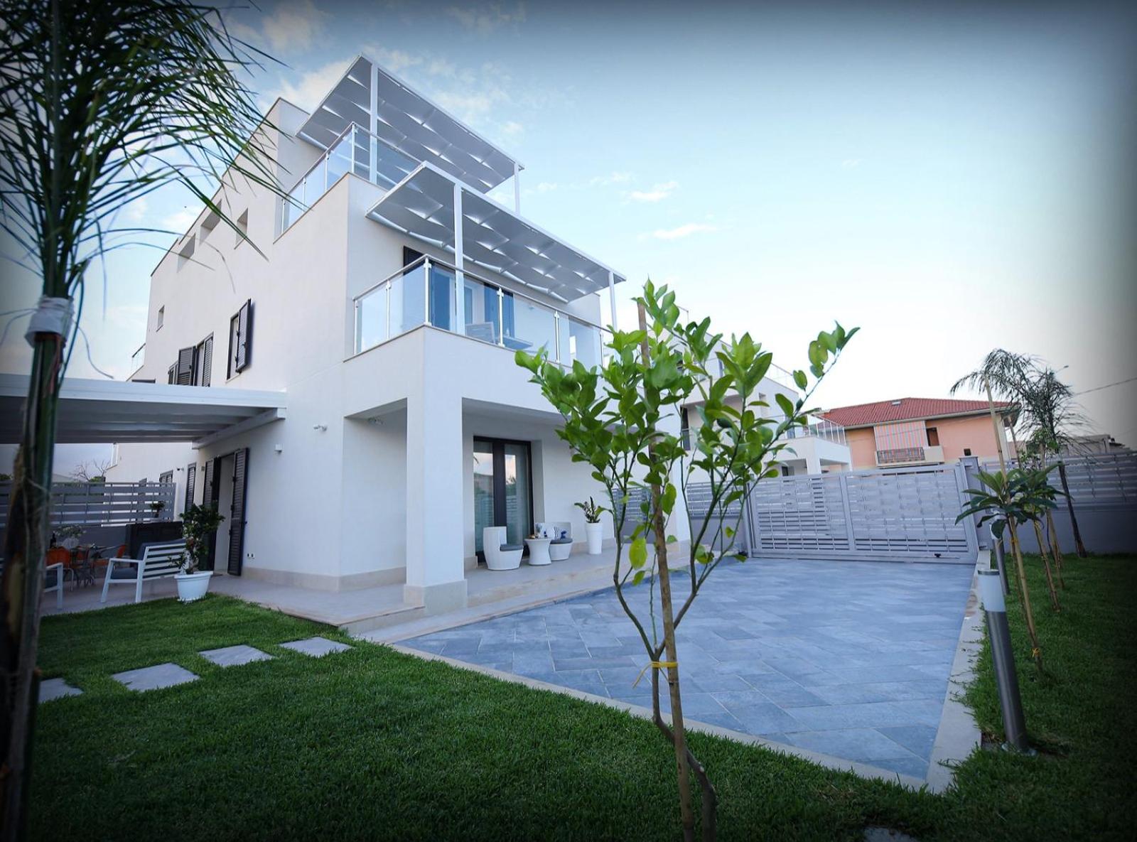 Hotel Villa Solemar Holidays - Image 1