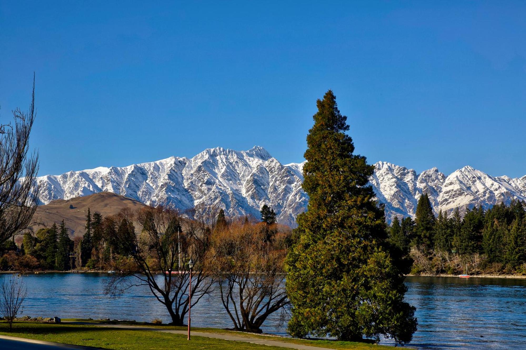TAHUNA LAKEFRONT LUXURY, Central Location view 4