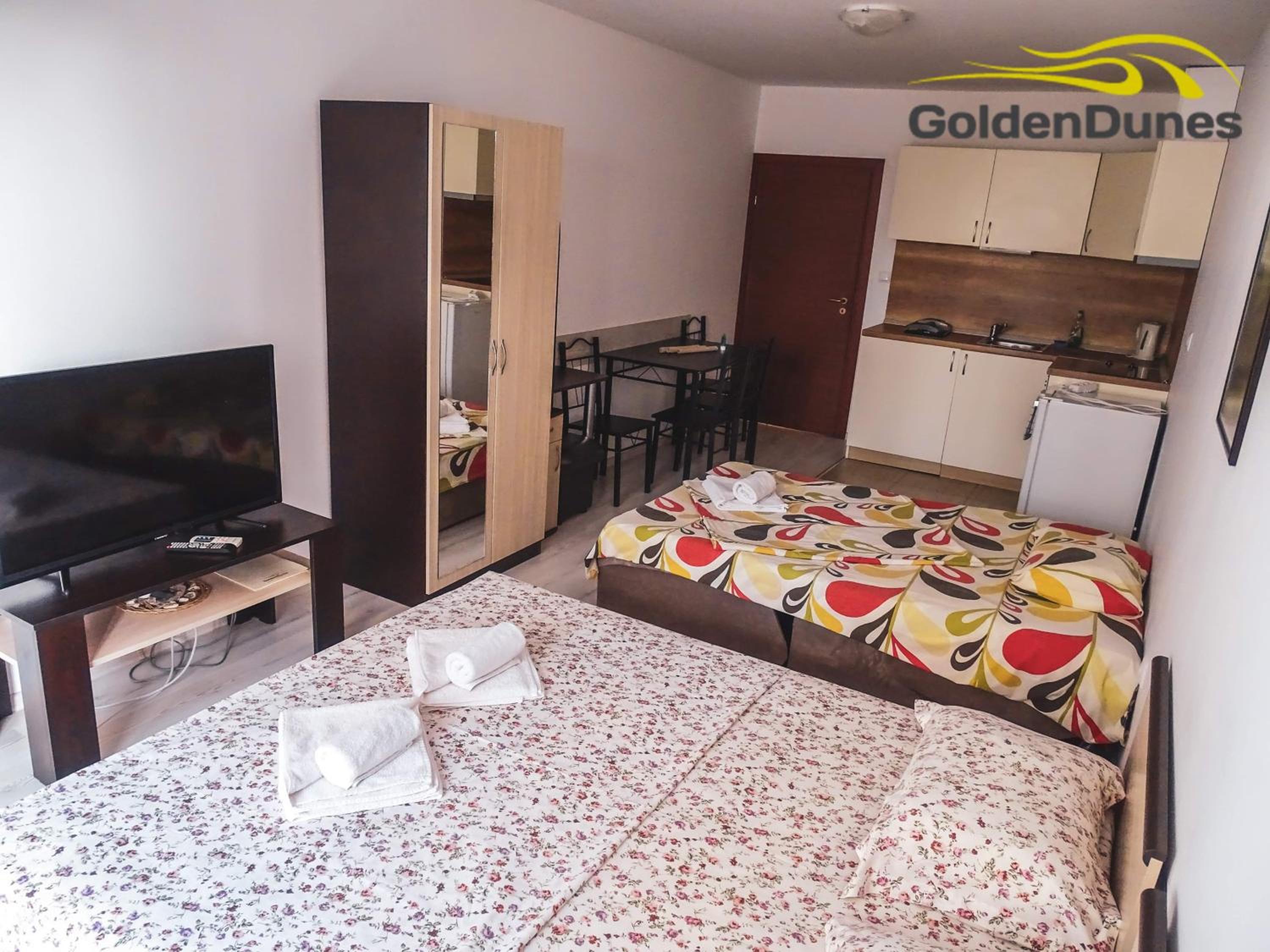 Golden Dunes Primorsko Apartments
