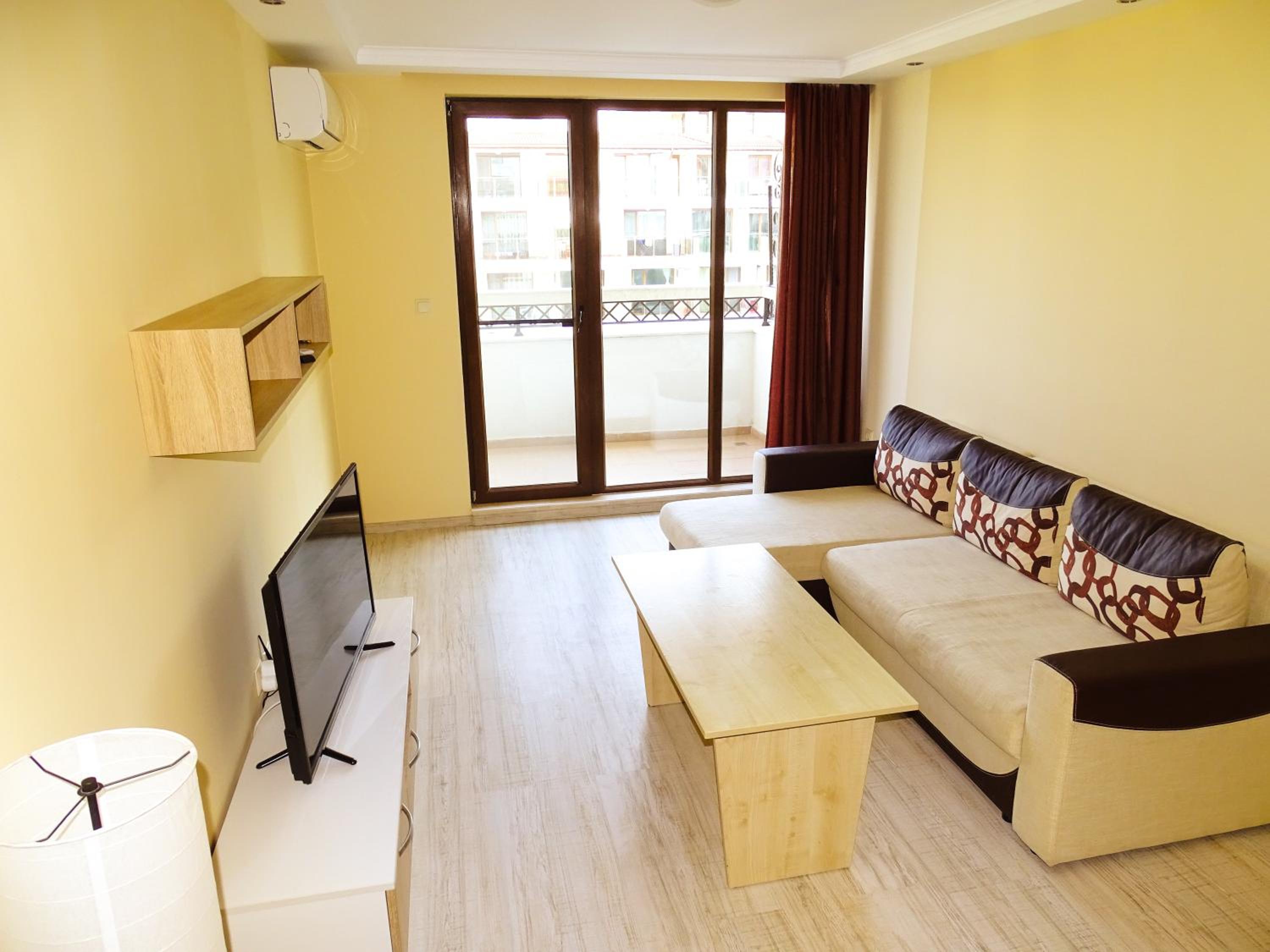 Golden Dunes Primorsko Apartments