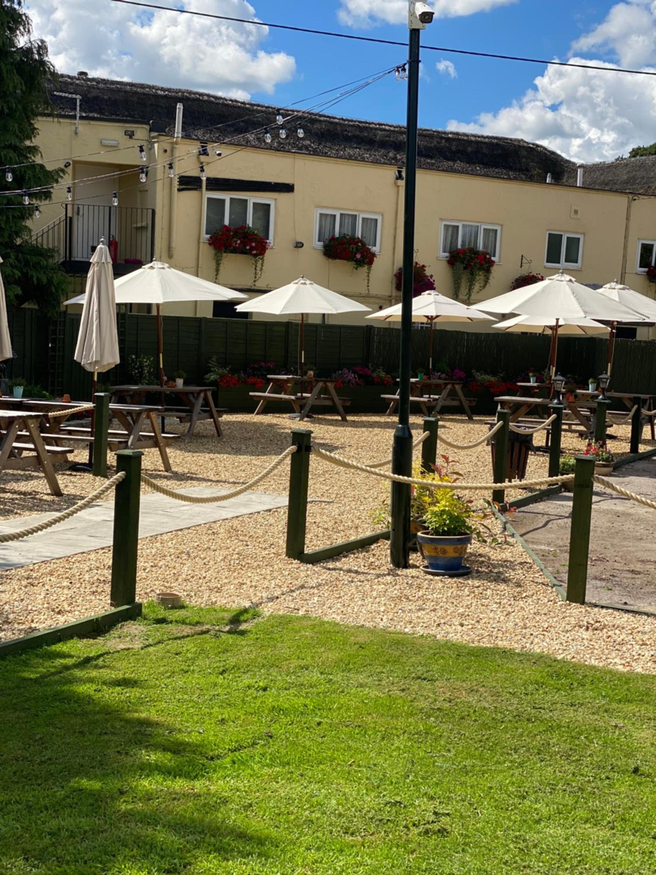 Greyhound Country Inn