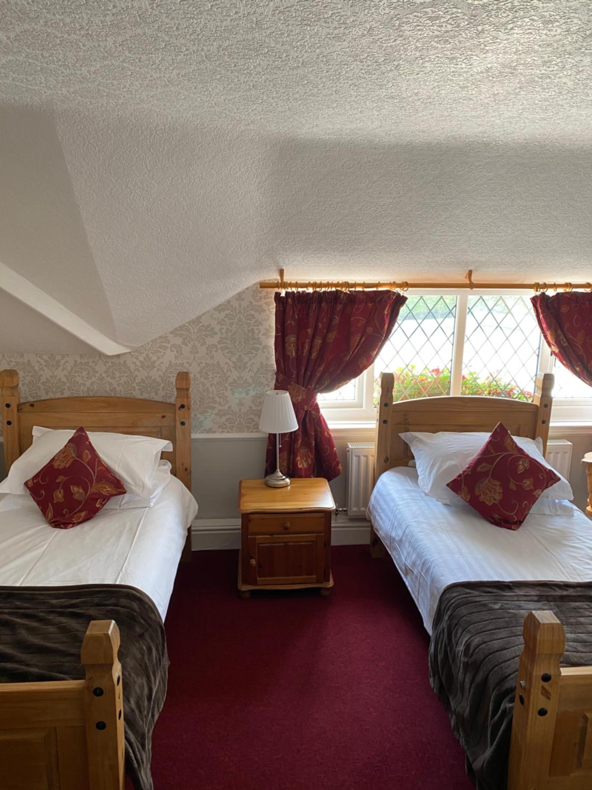 Greyhound Country Inn