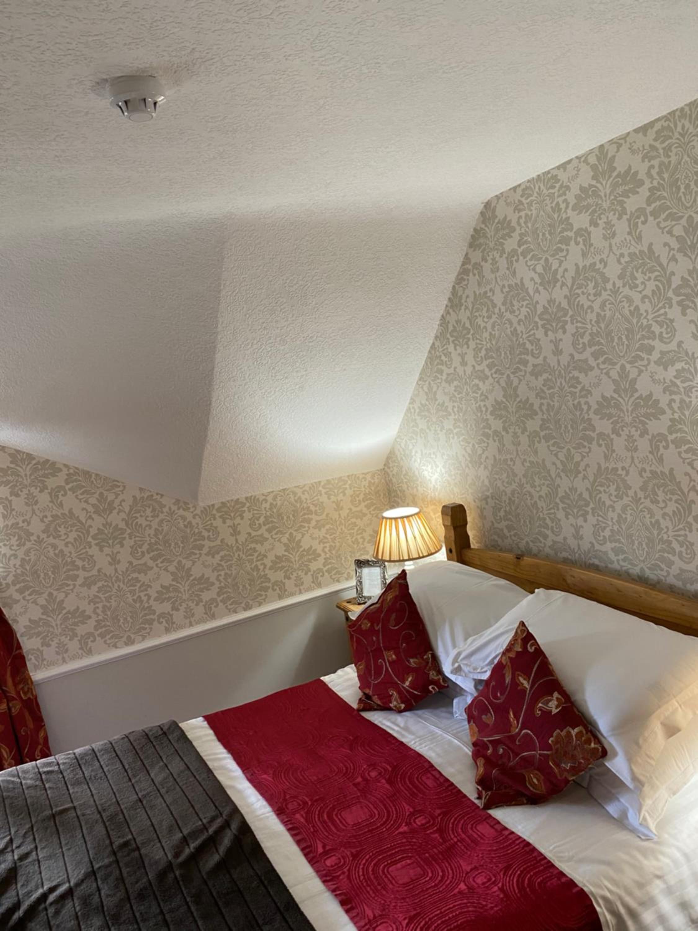 Greyhound Country Inn