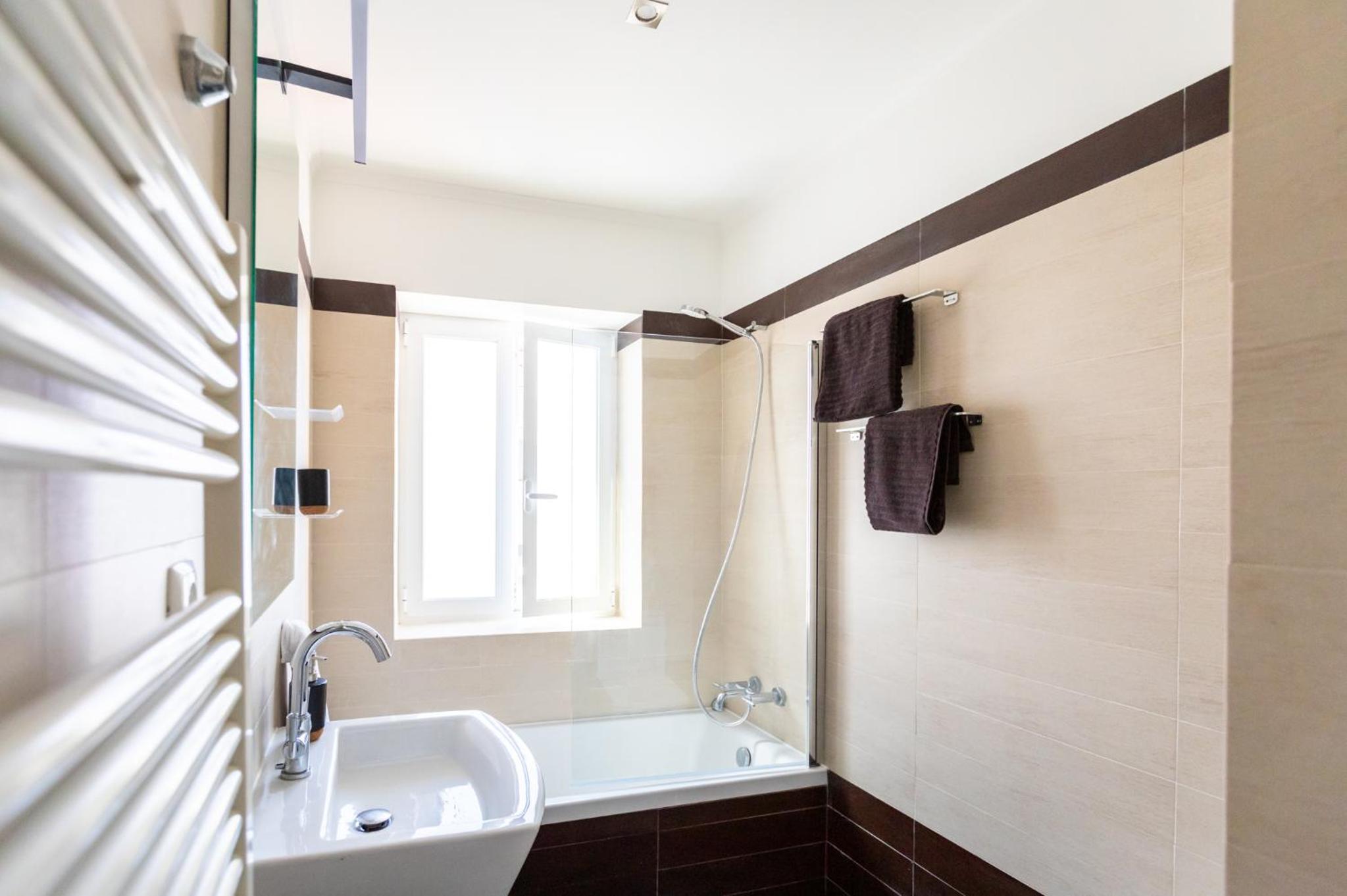 Ambassador River Shower Suites view 2