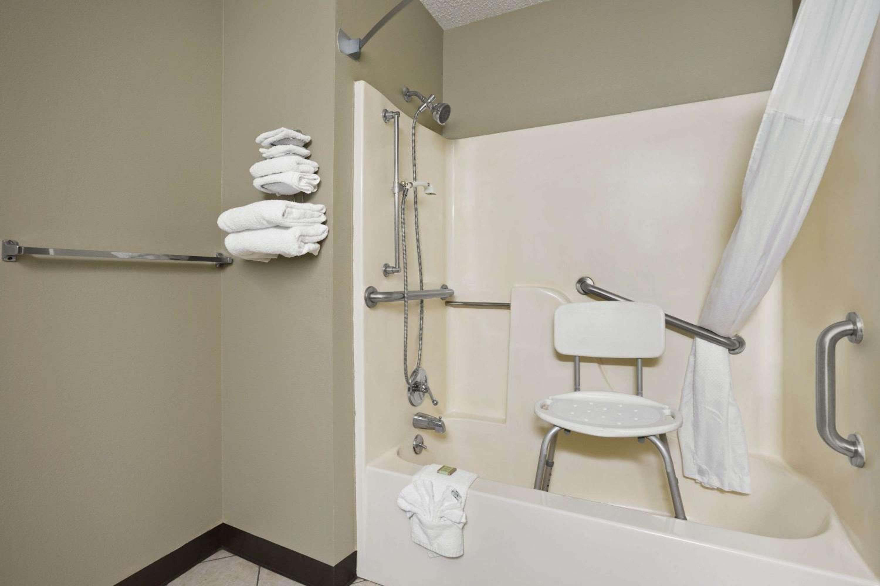 Russellville Vacations - Super 8 by Wyndham Russellville - Property Image 2