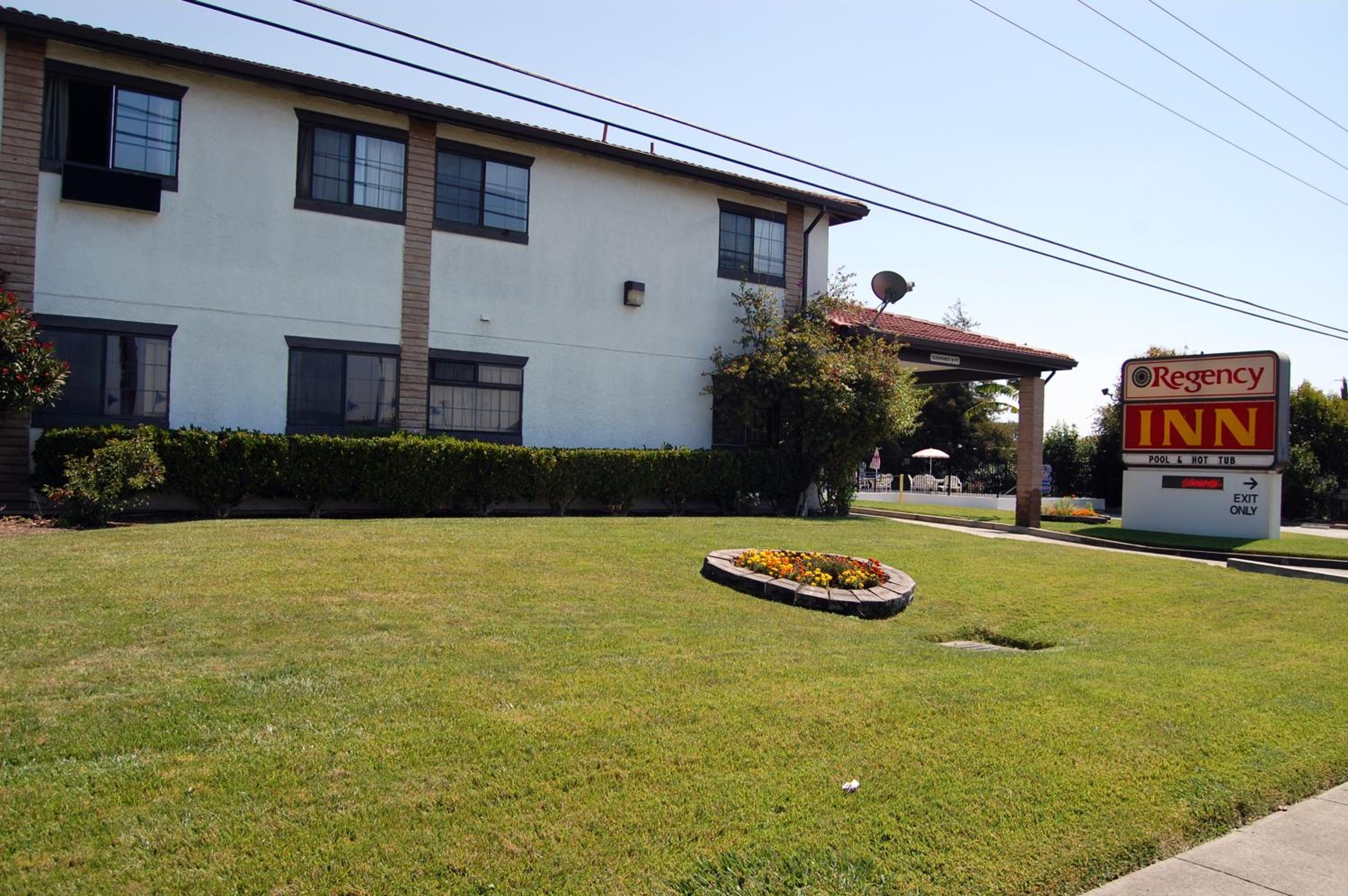 Vallejo Vacations - Regency Inn - Property Image 1