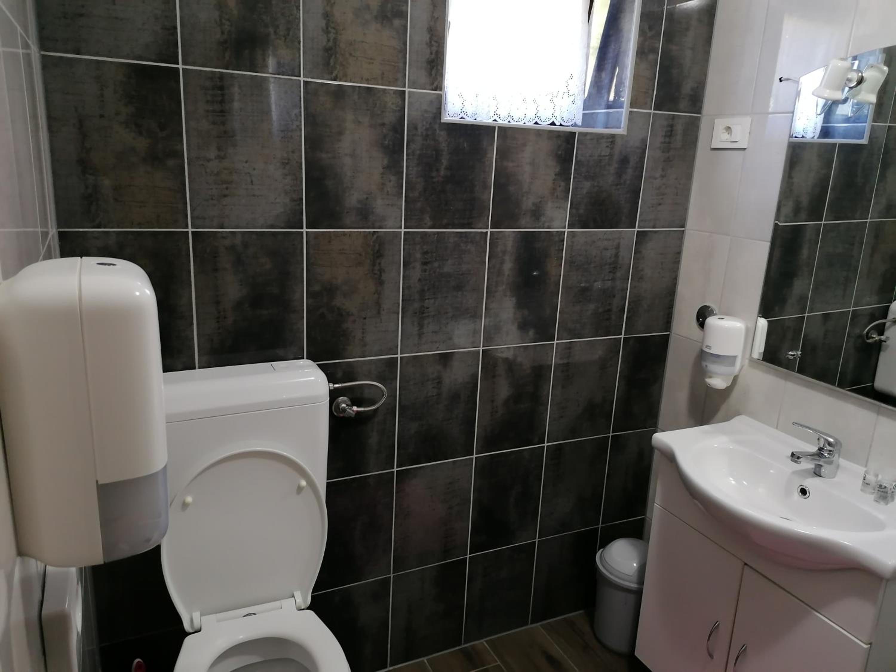 Photo 48