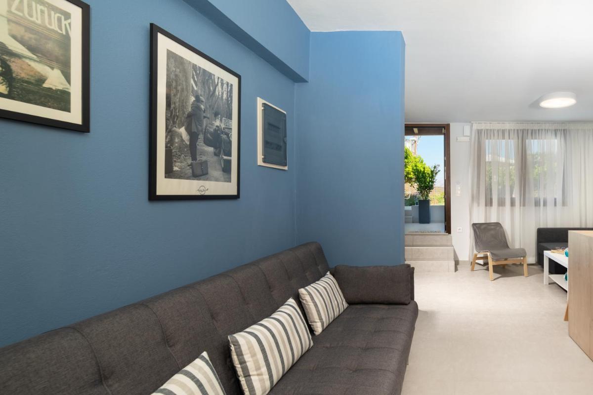 Blue Coast Garden Apartments photo 5