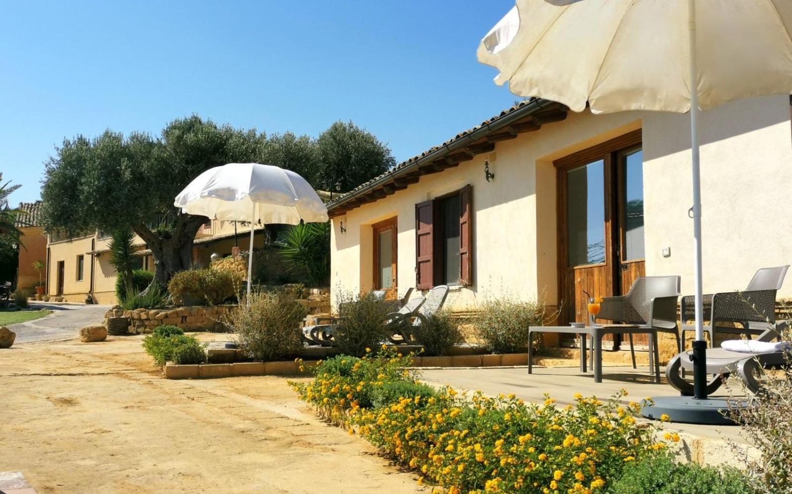 Villa La Lumia B&B Suites & Apartments