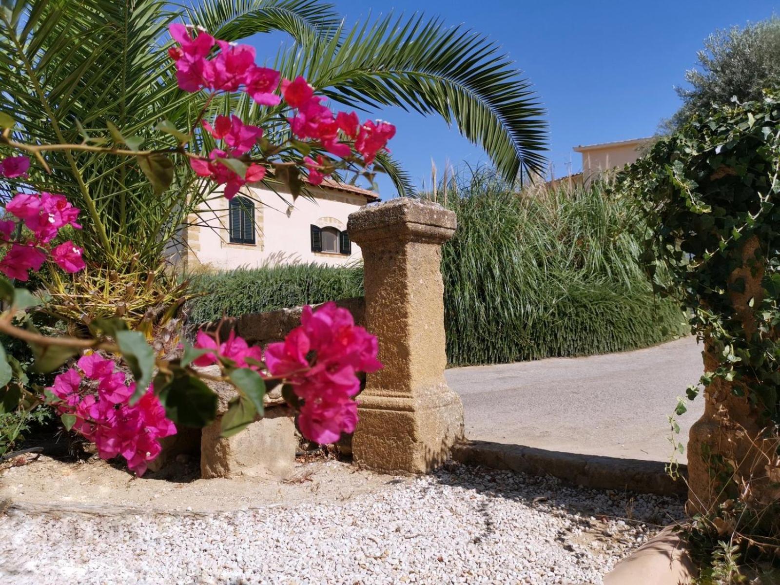 Villa La Lumia B&B Suites & Apartments