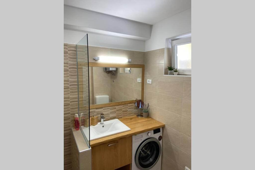 Apartment Sandra (2+2) with a breathtaking view 2 view 4