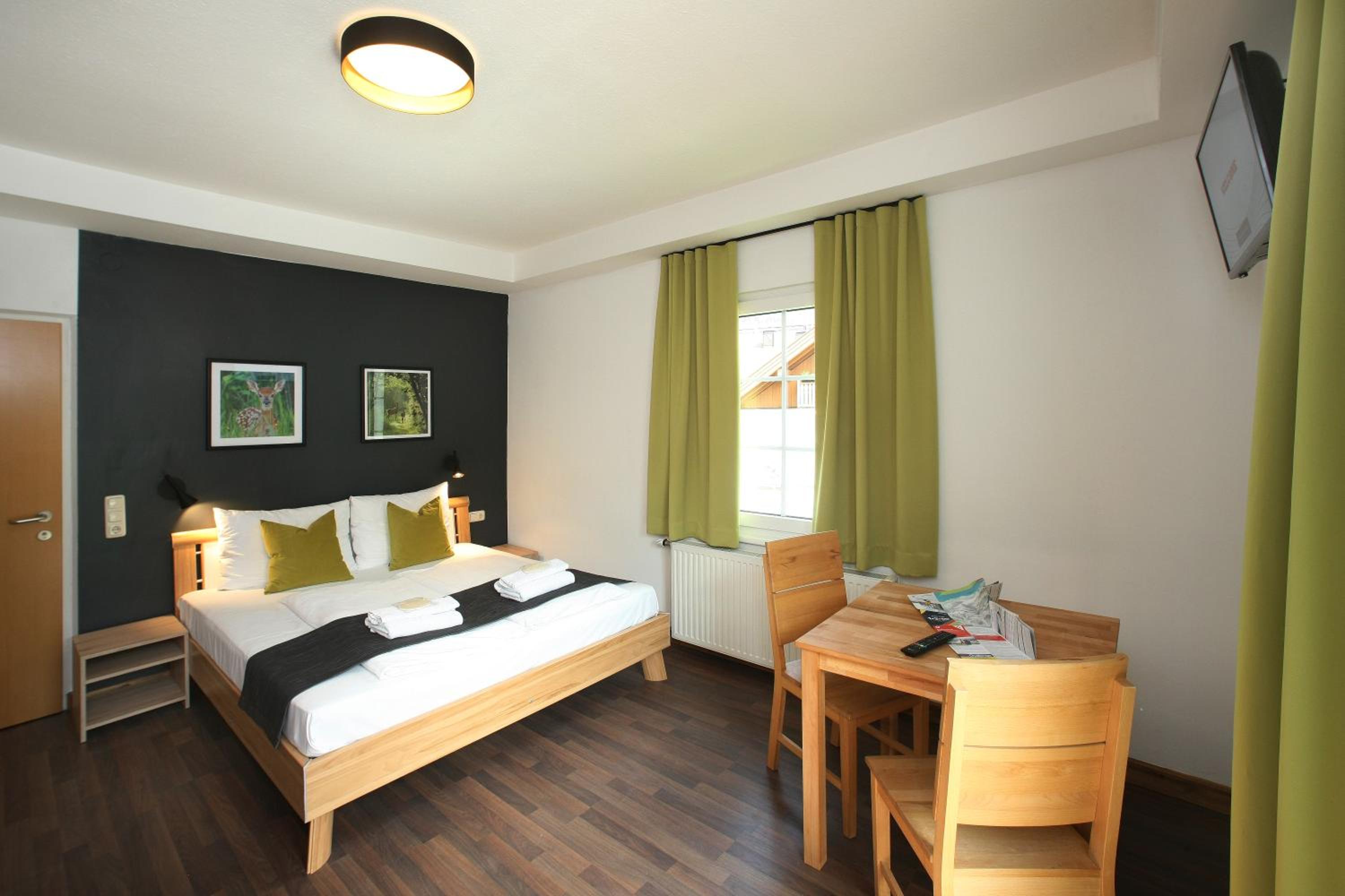 Seehotel Sissi am Zeller See view 4
