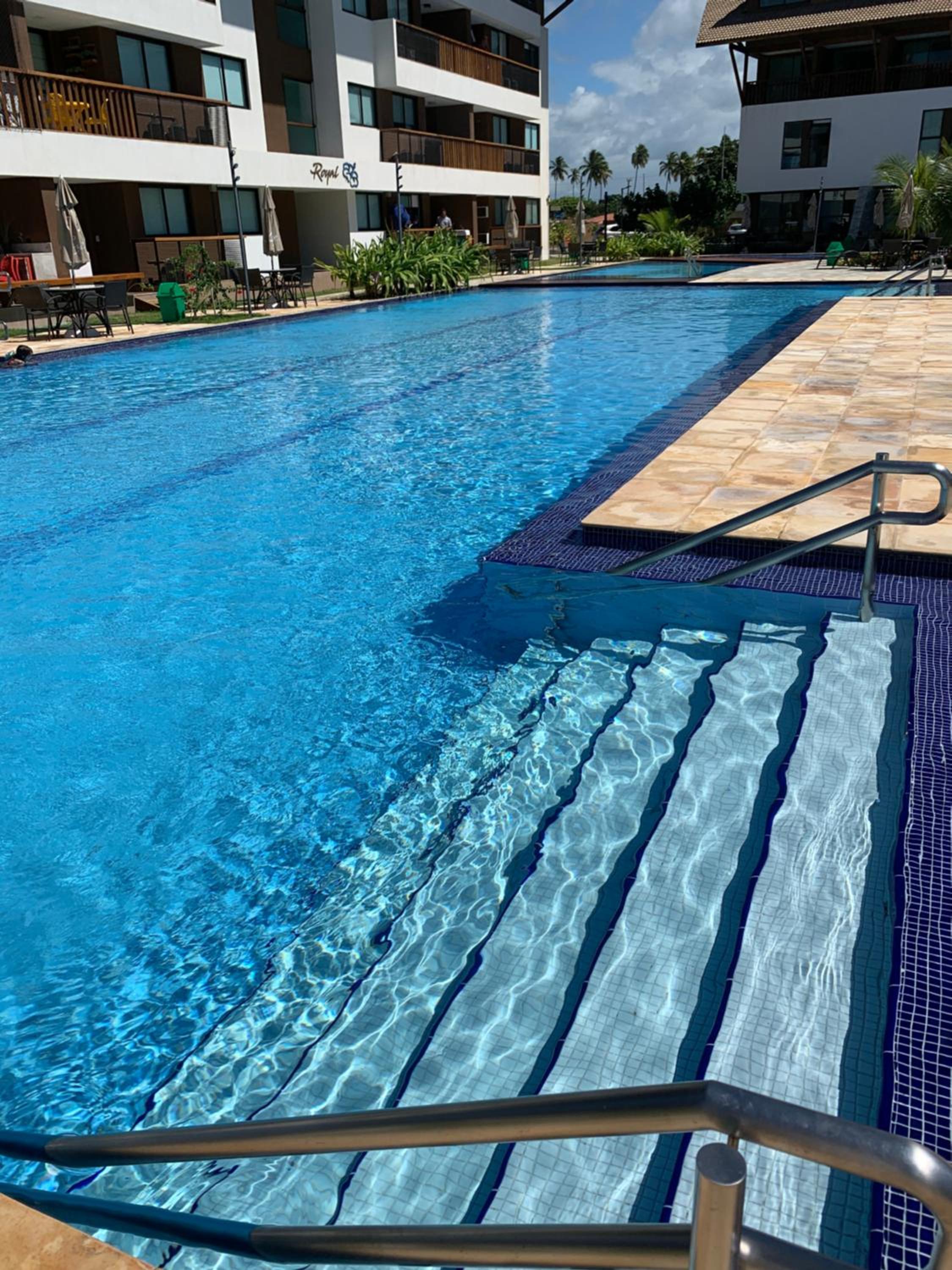 Flat Super Luxo Térreo Frente Piscinas