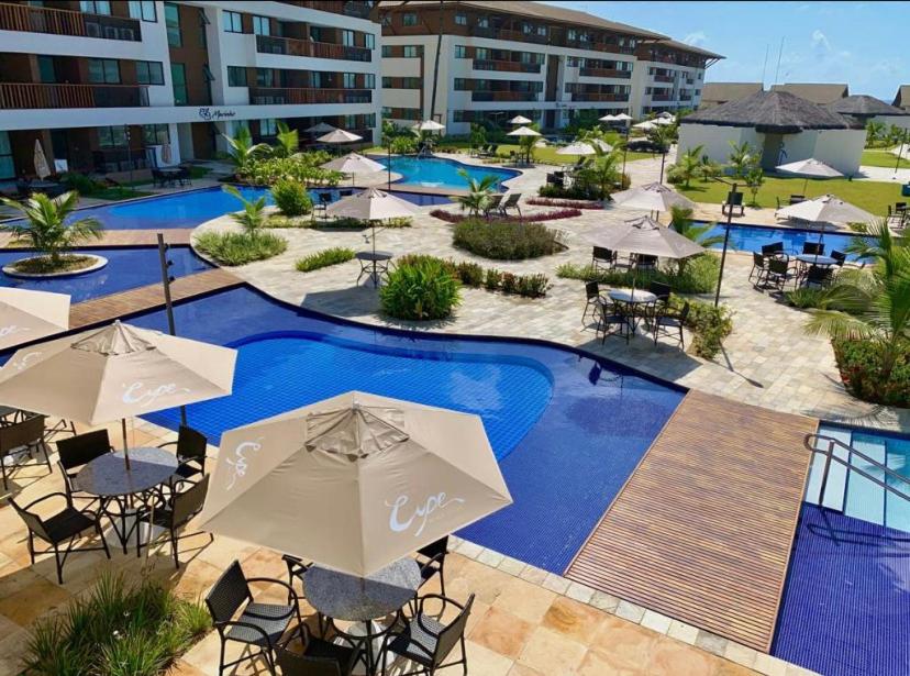 Flat Super Luxo Térreo Frente Piscinas
