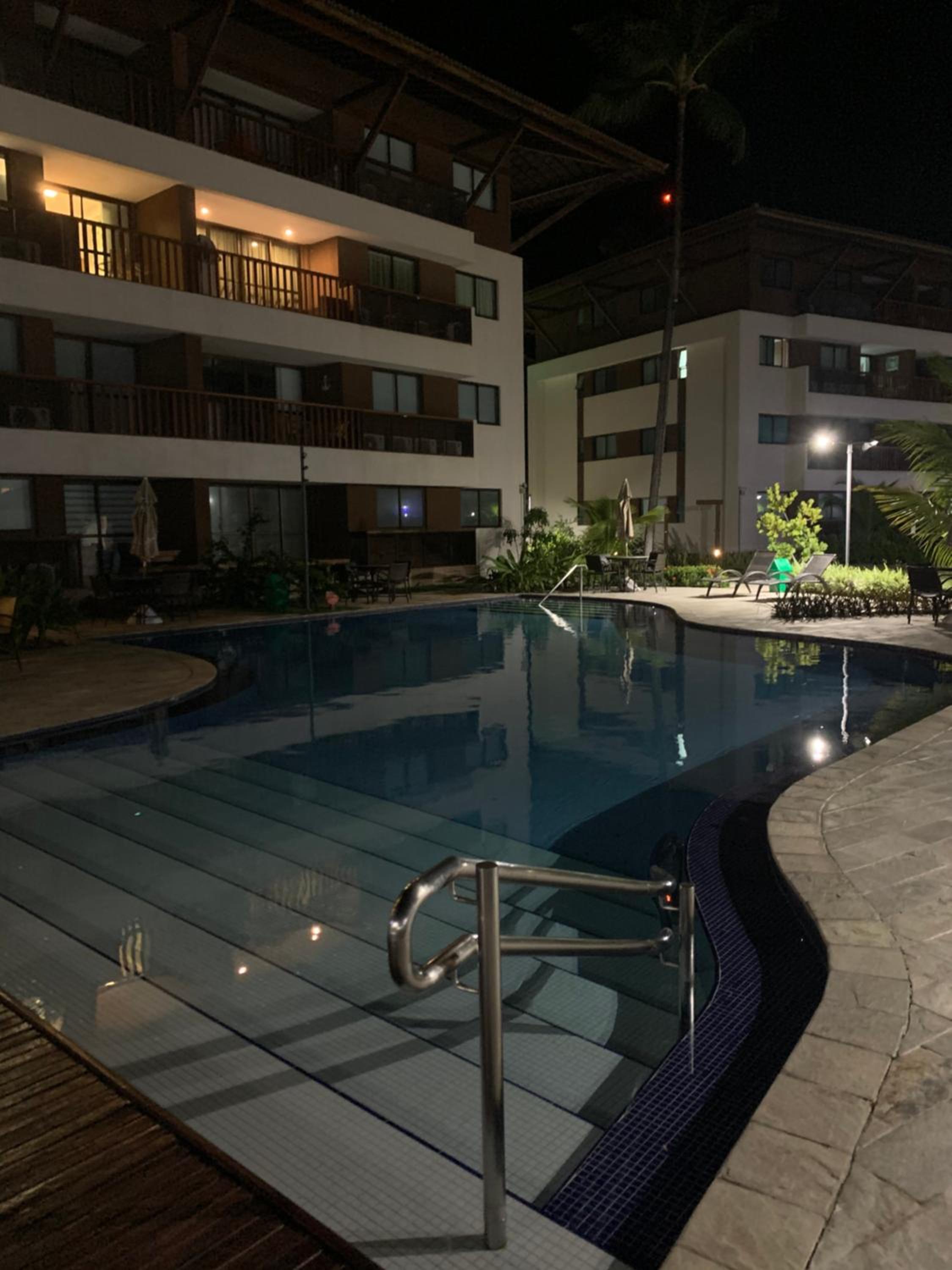 Flat Super Luxo Térreo Frente Piscinas