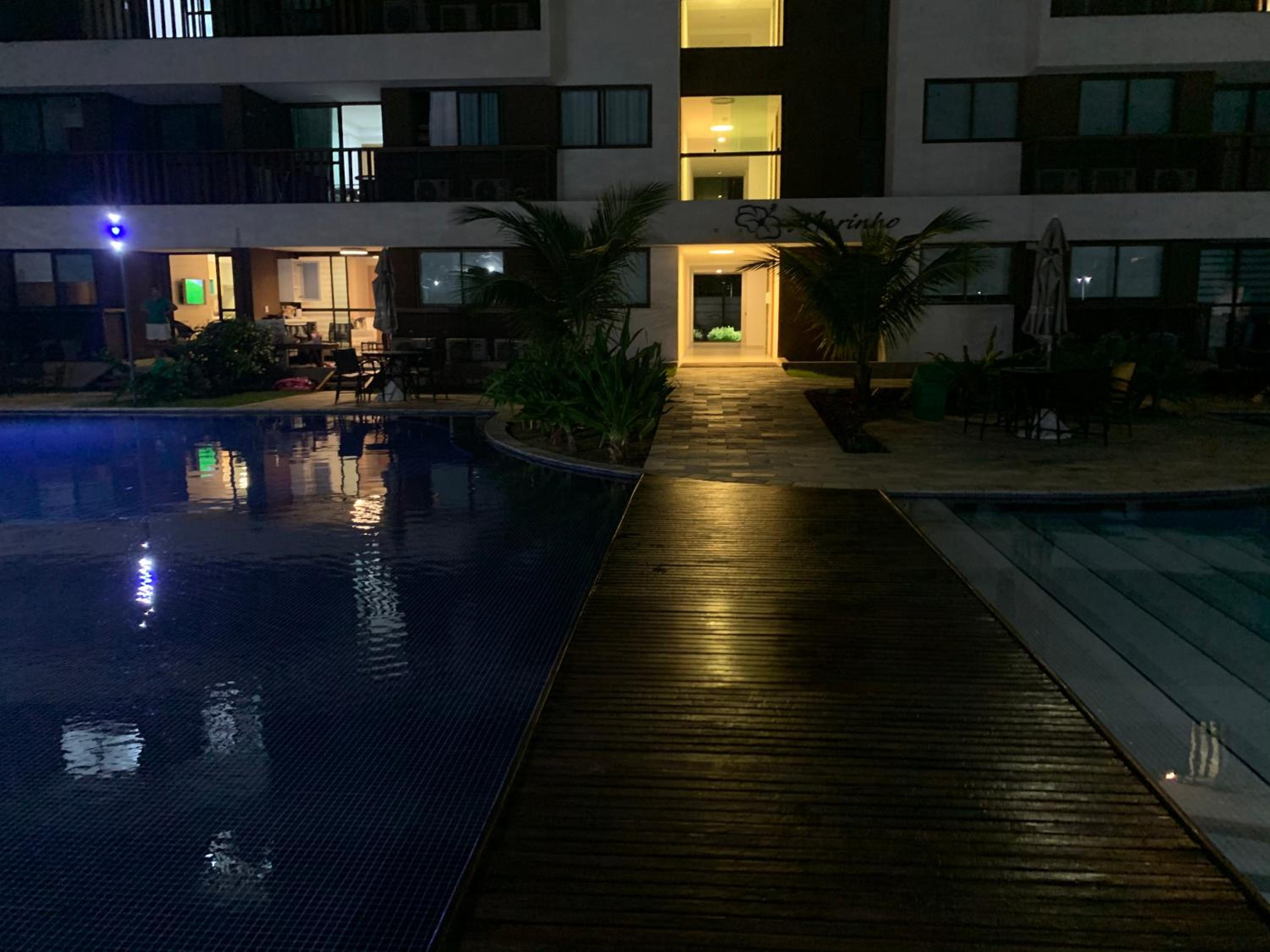 Flat Super Luxo Térreo Frente Piscinas