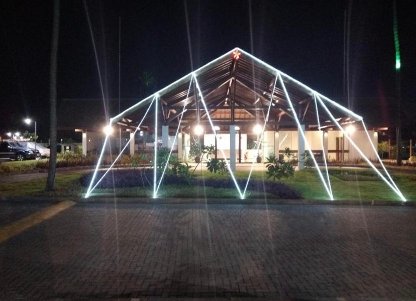 Flat Super Luxo Térreo Frente Piscinas