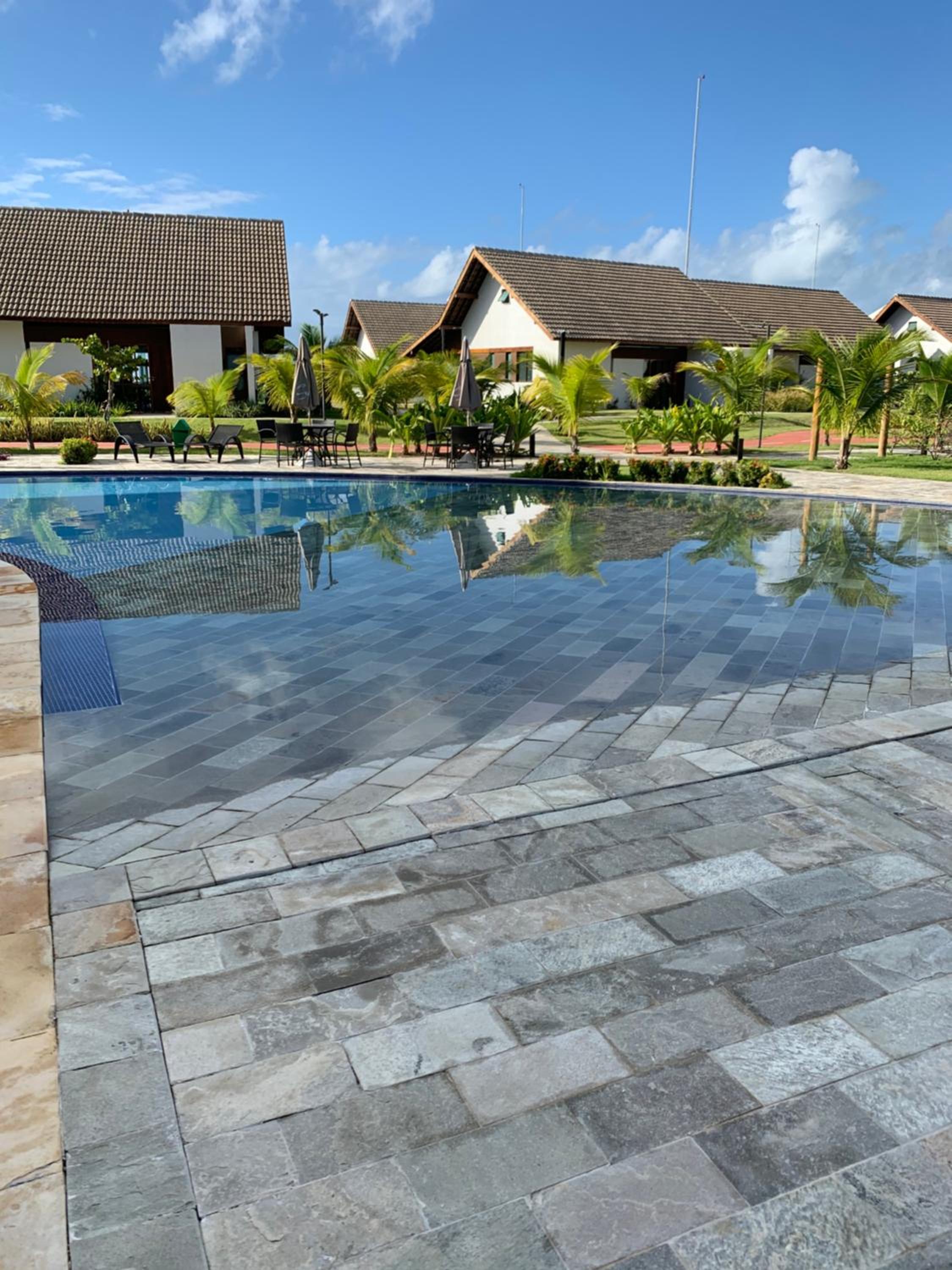 Flat Super Luxo Térreo Frente Piscinas