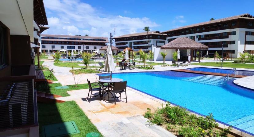 Flat Super Luxo Térreo Frente Piscinas