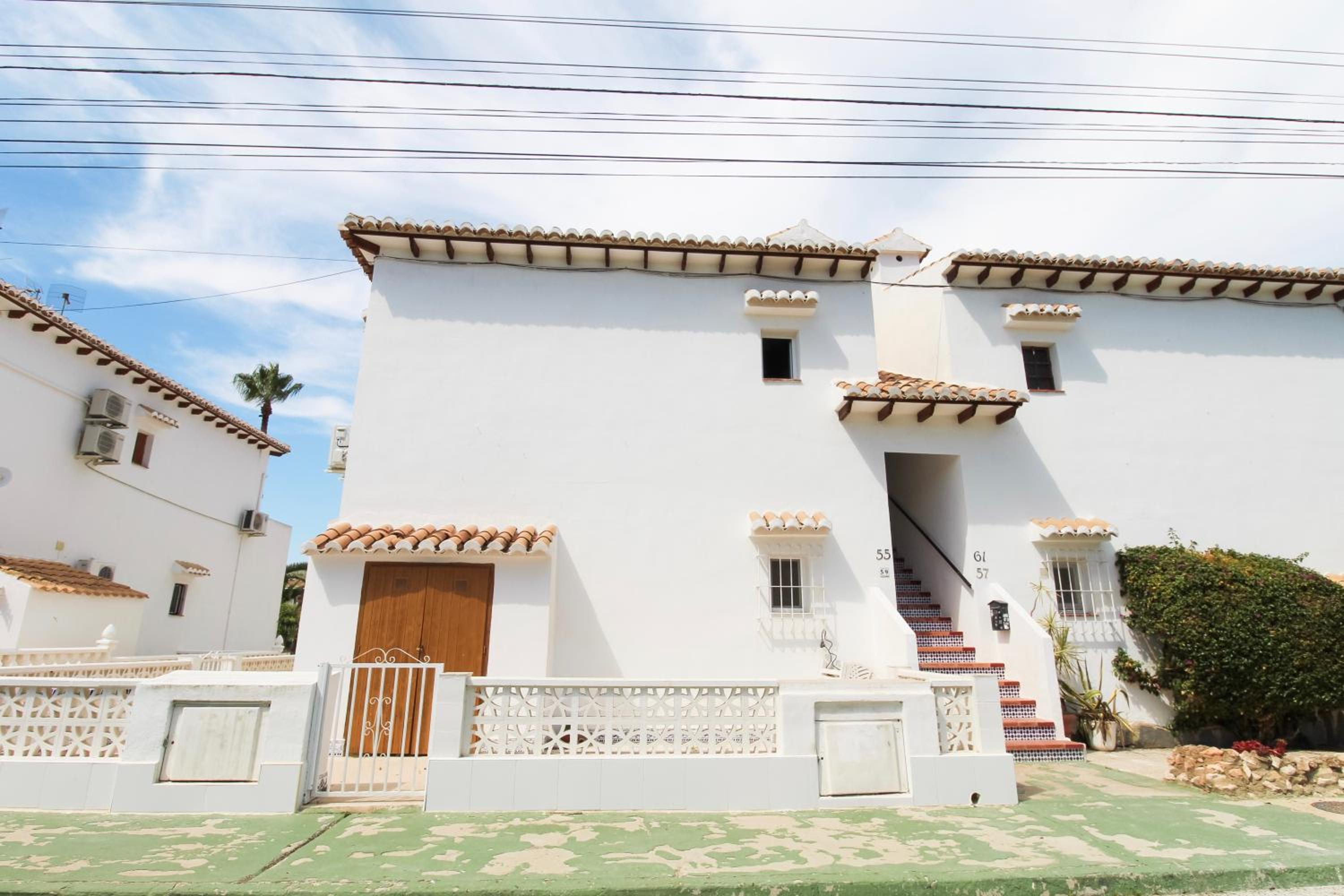 Costa Blanca Bungalow Lago jardin frente piscina 4 personas #PRP001 by Stay Orihuela Costa view 3
