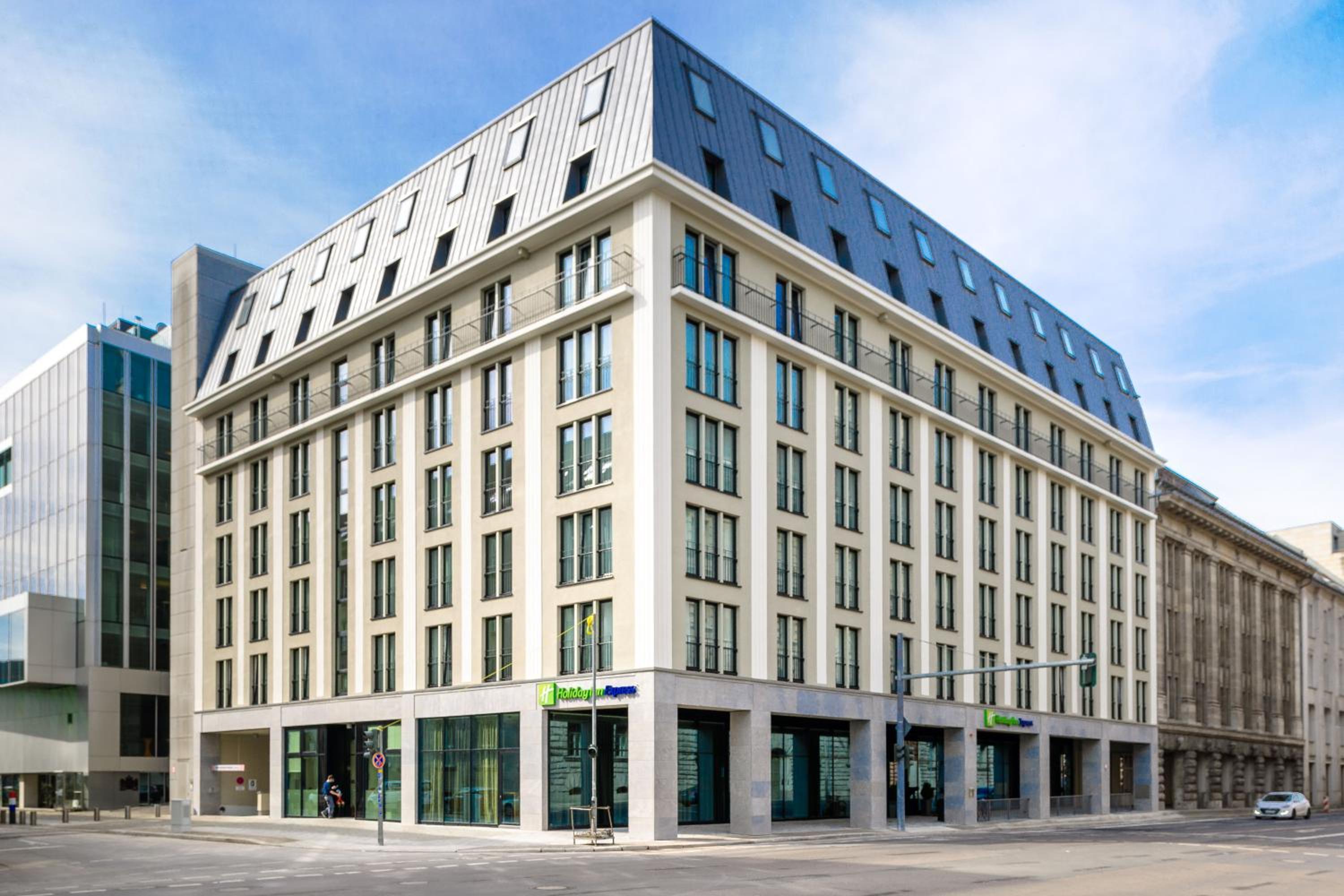 Hotel Holiday Inn Express - Berlin - Alexanderplatz, an IHG Hotel - Image 1