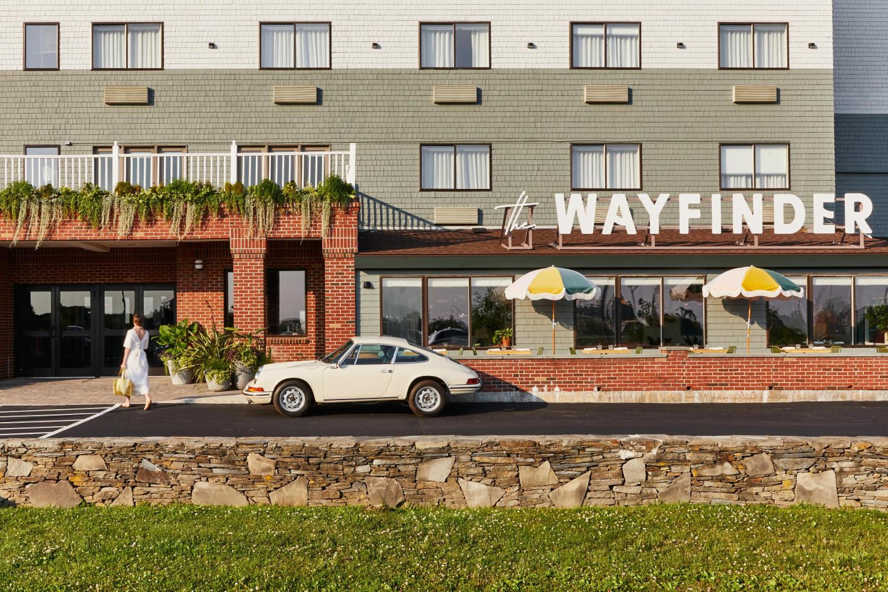 Hotel Wayfinder Newport - Image 1