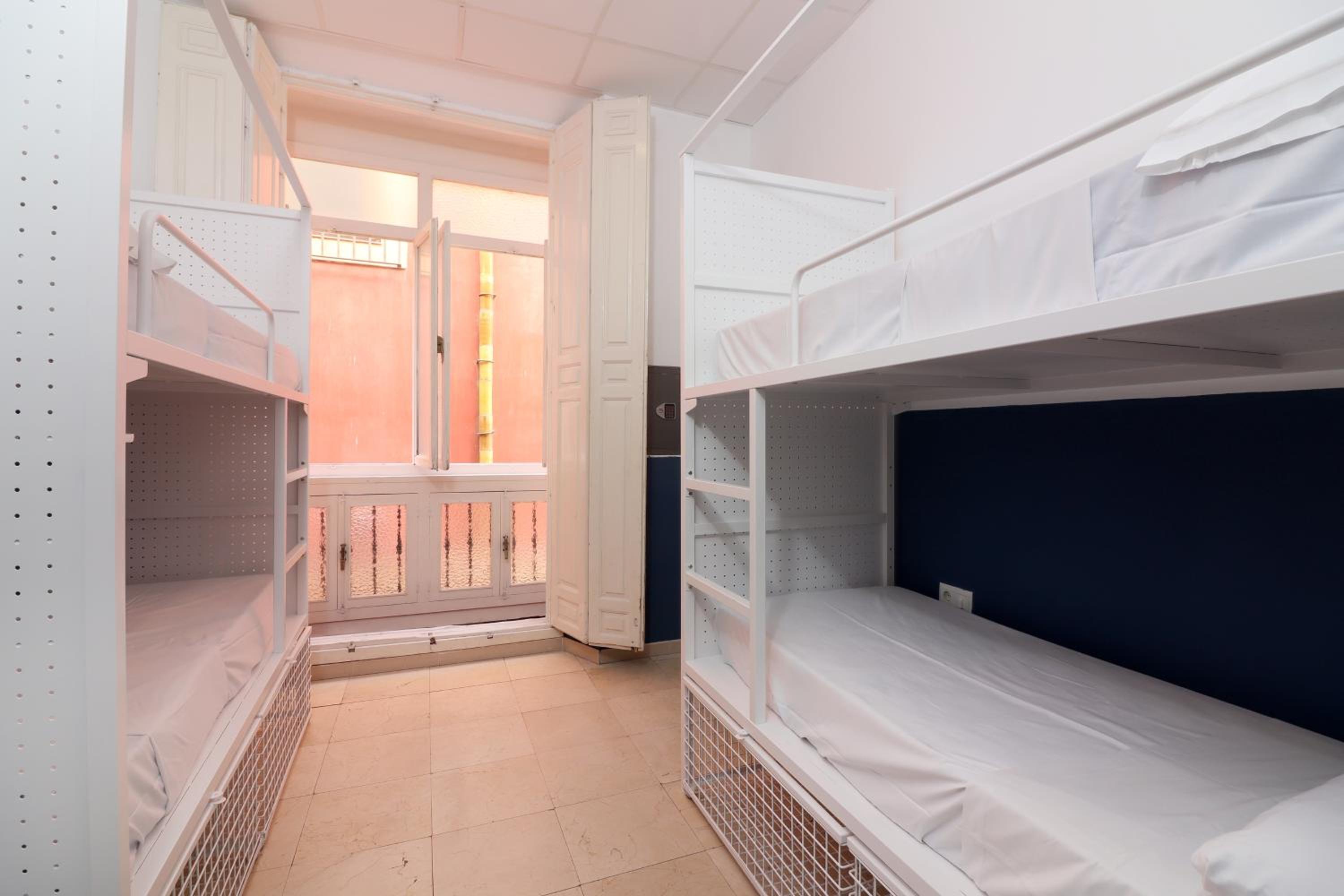 Feel Hostels City Center