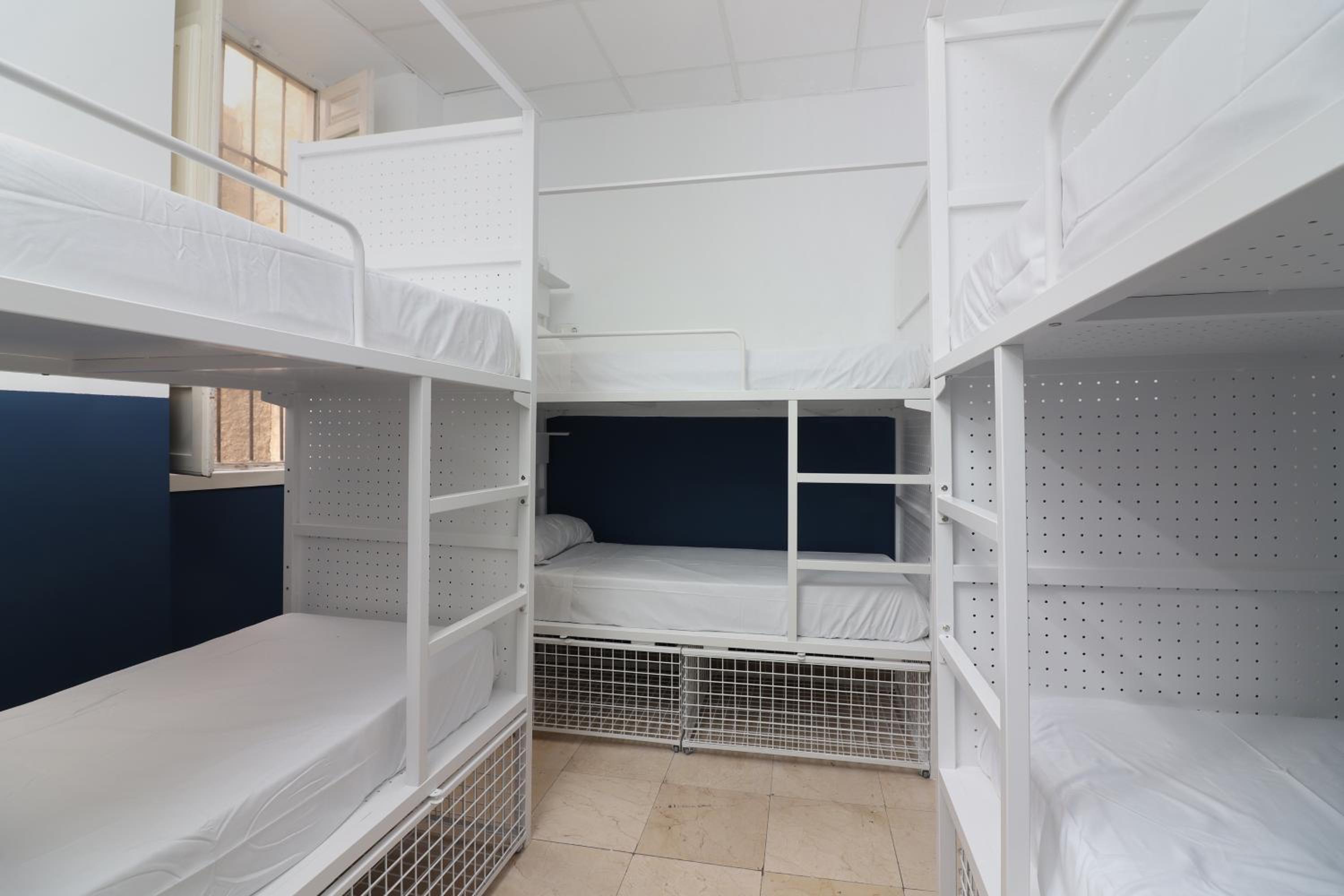 Feel Hostels City Center