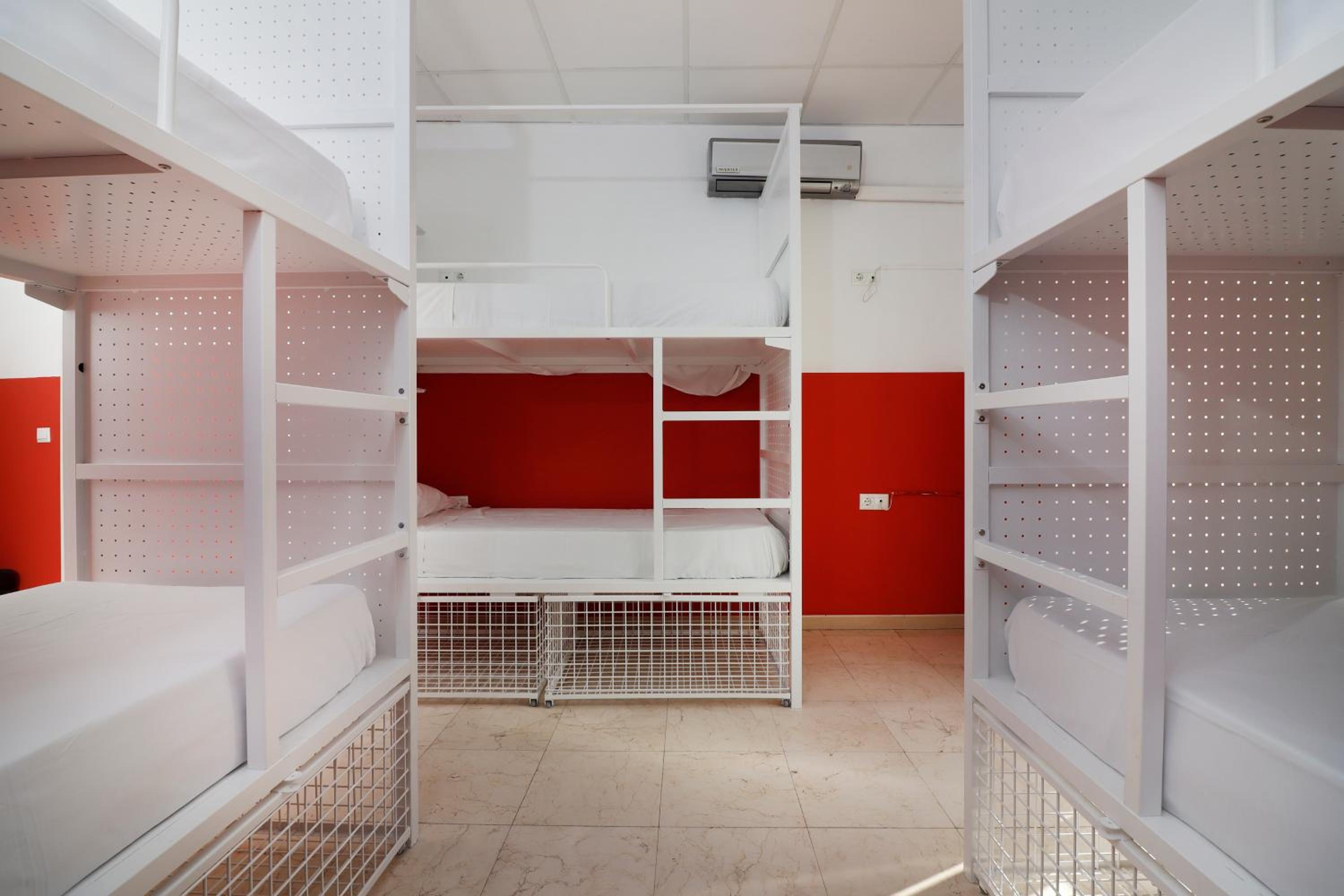 Feel Hostels City Center