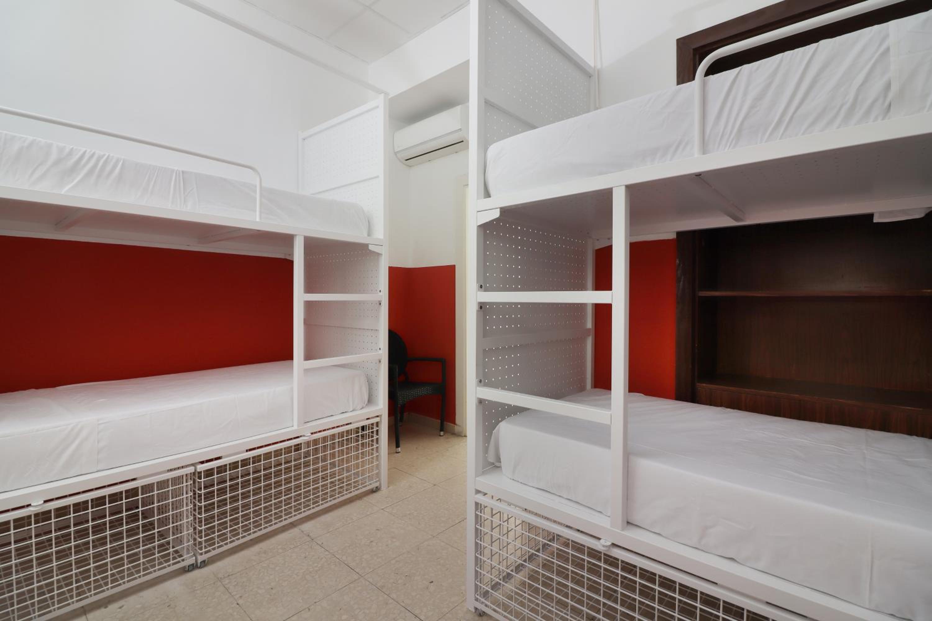 Feel Hostels City Center