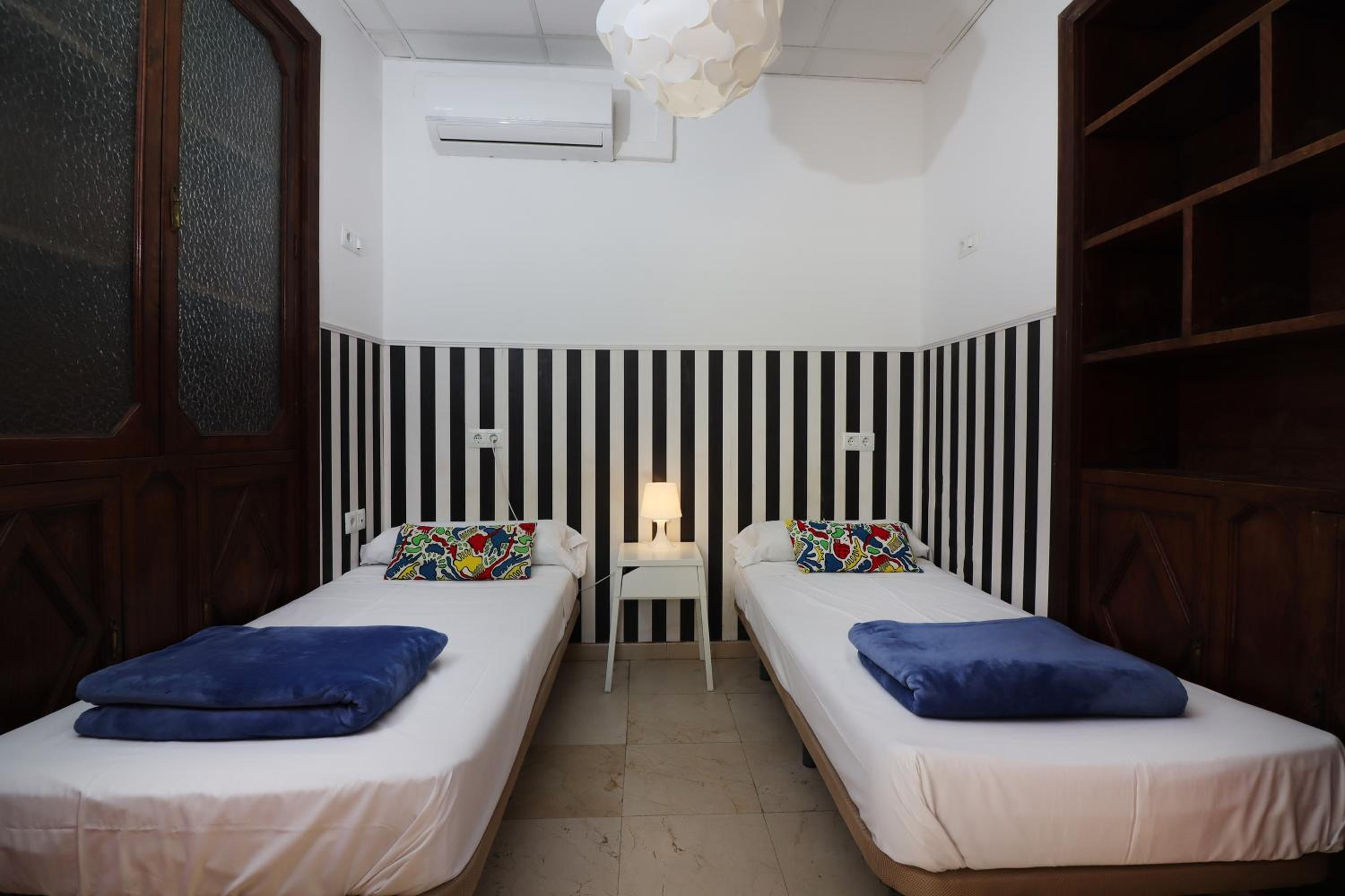 Feel Hostels City Center