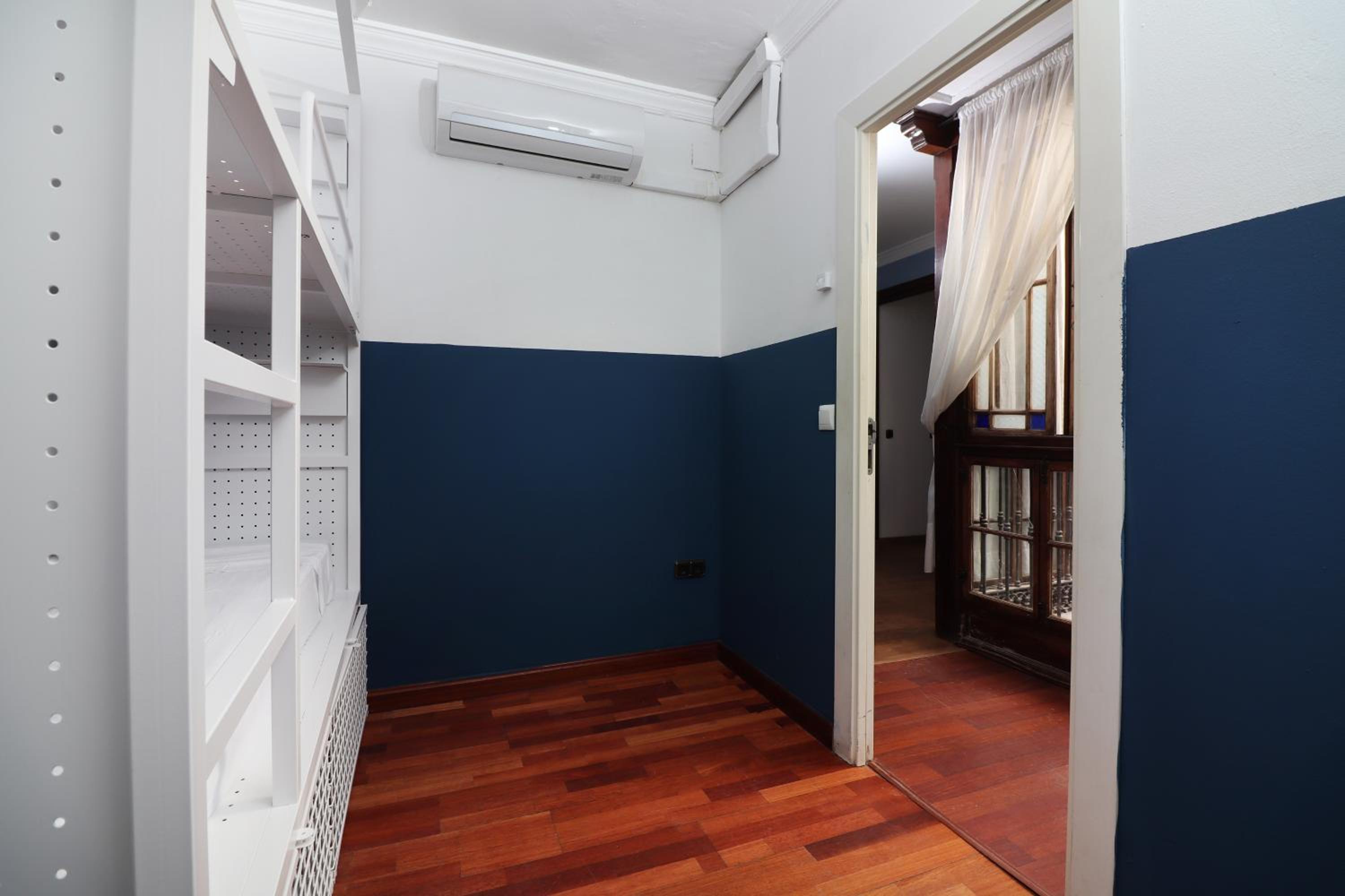 Feel Hostels City Center