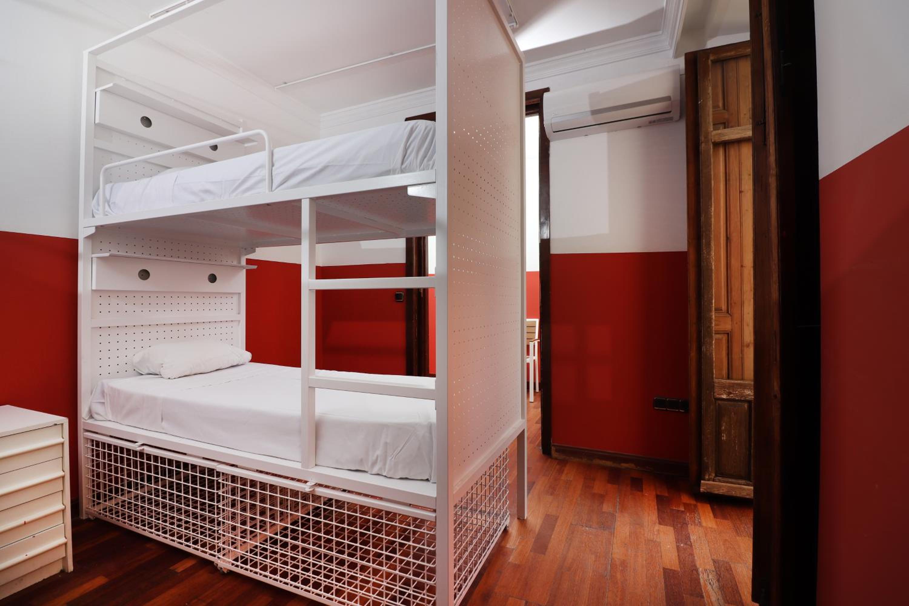 Feel Hostels City Center