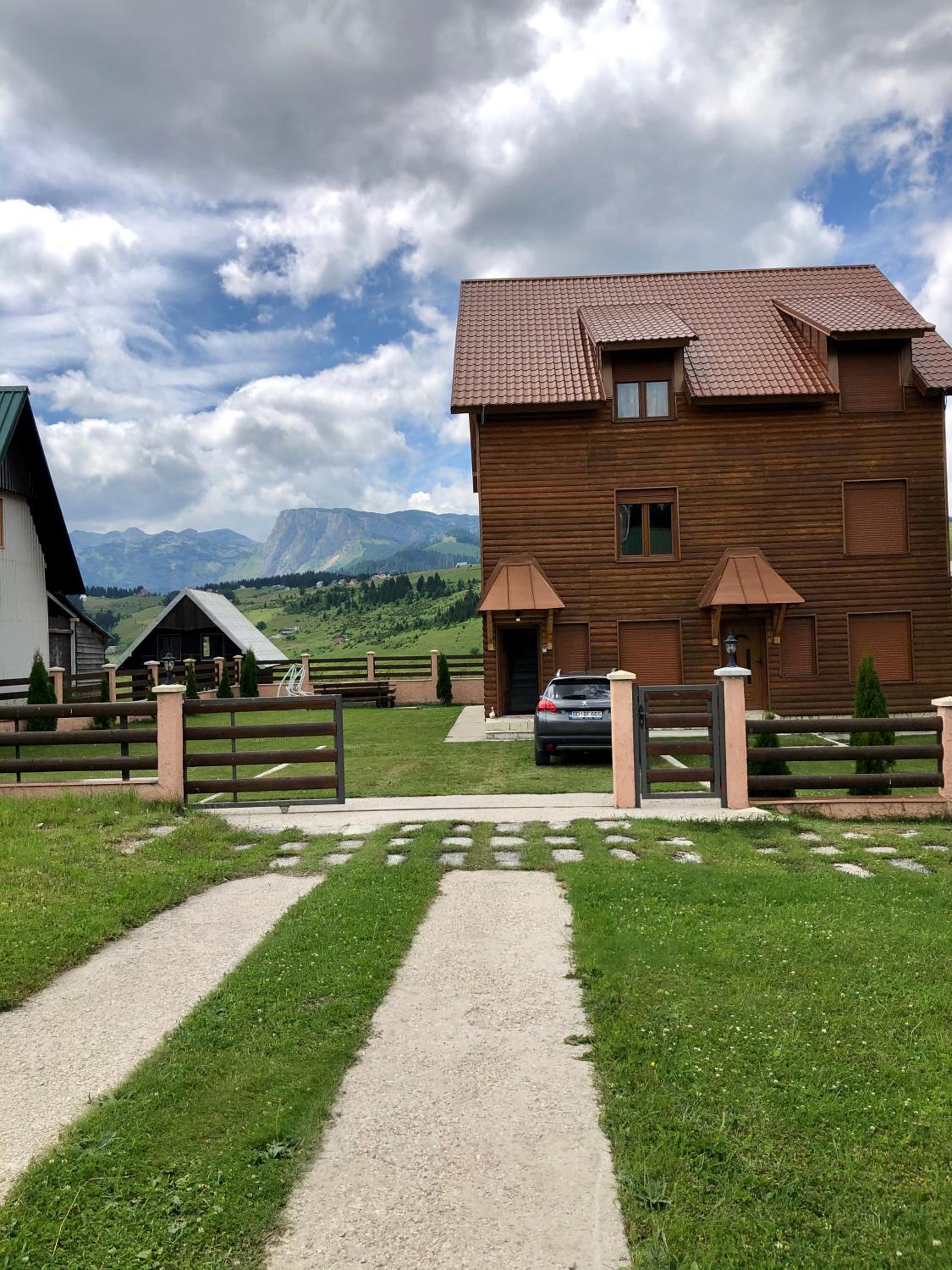 Hotel Zabljak centar - Image 1